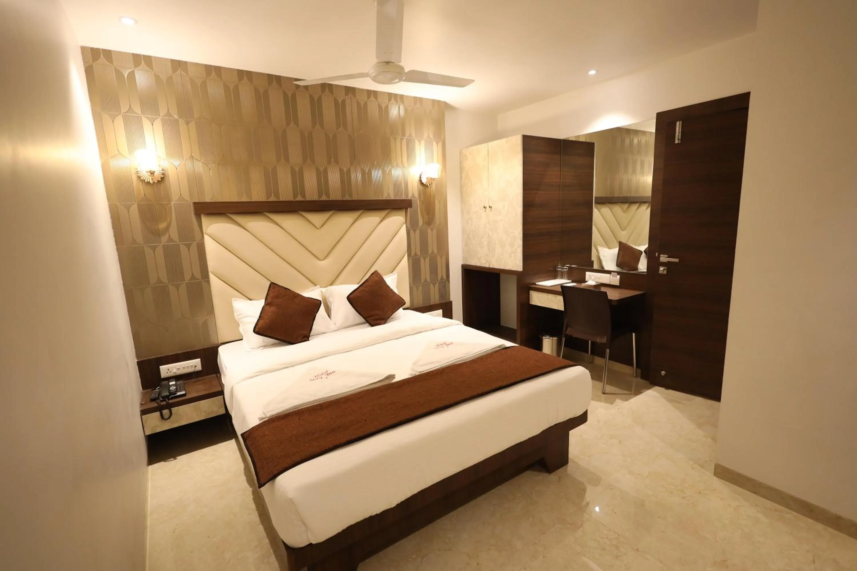 Bed in HOTEL STAY INN