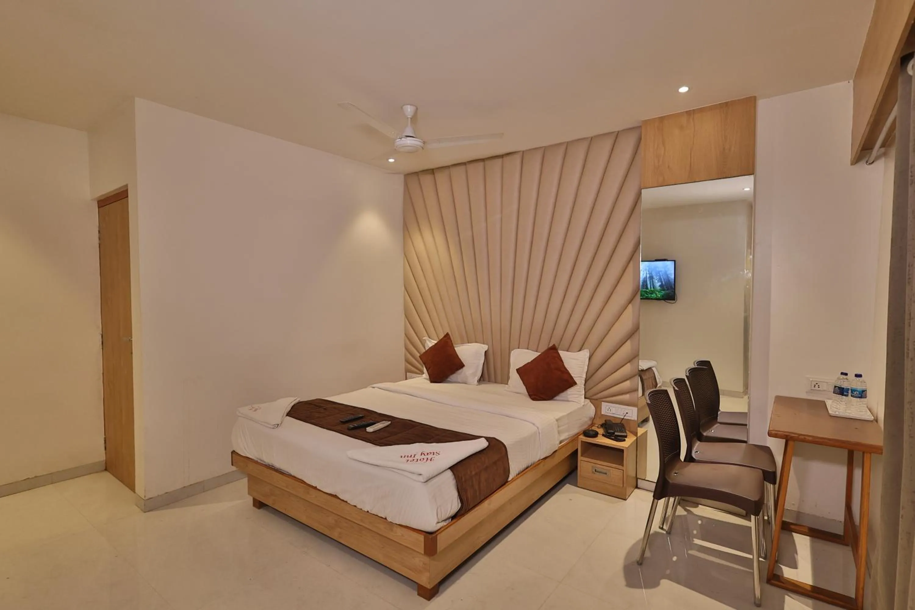 Bed in HOTEL STAY INN