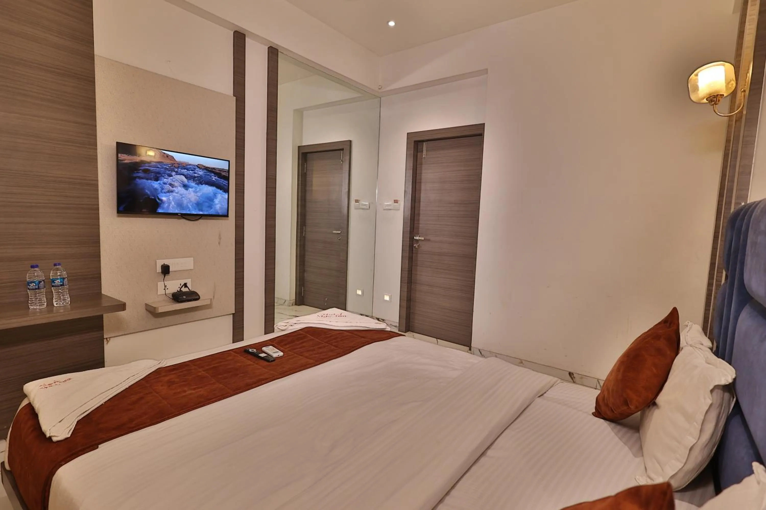 Bed in HOTEL STAY INN