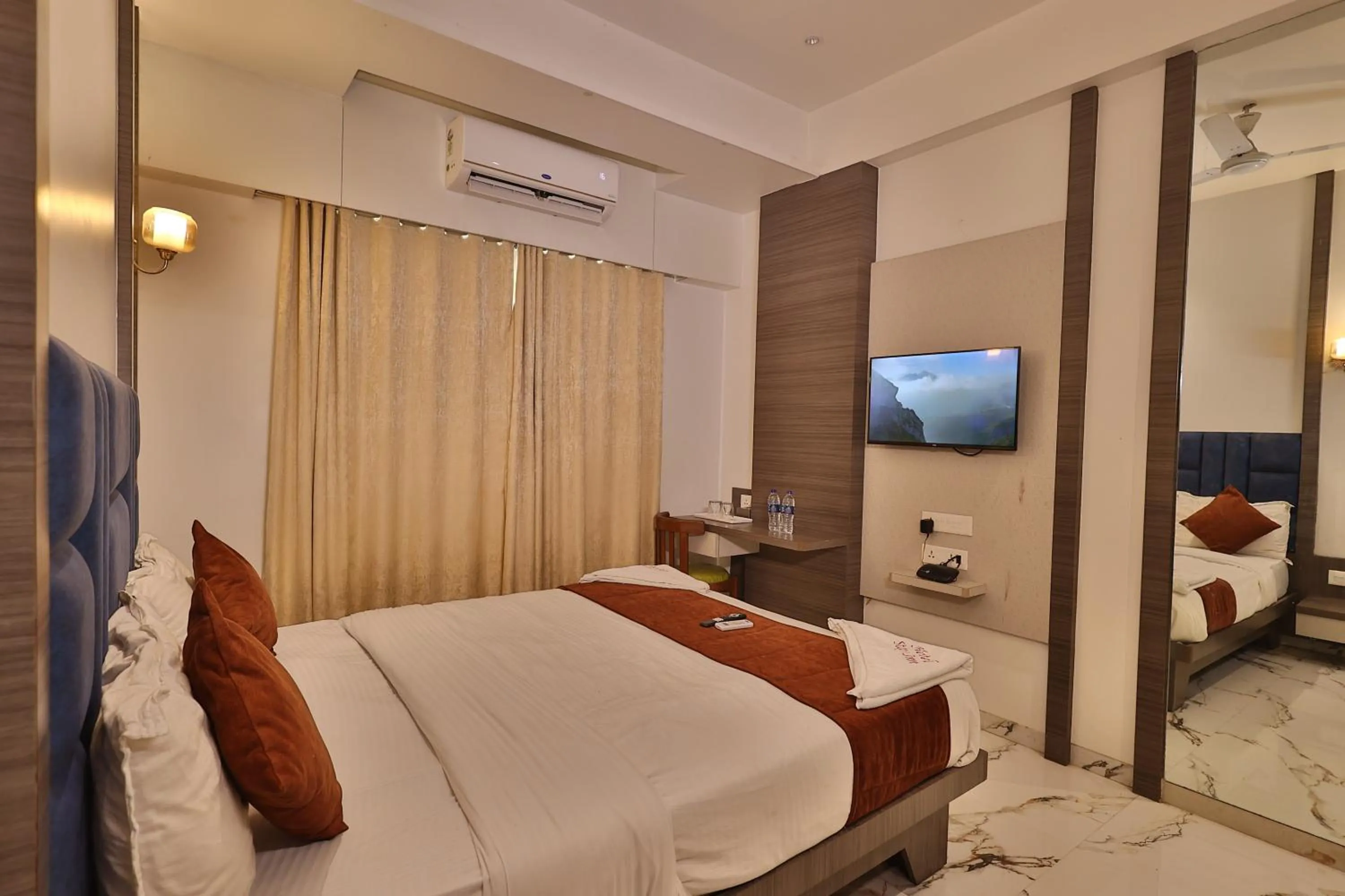 Bed in HOTEL STAY INN