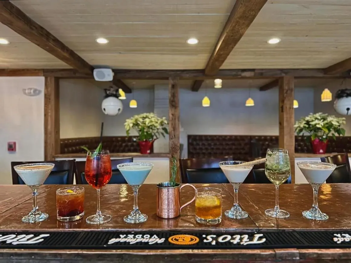 Restaurant/places to eat in The Sand Hill Inn