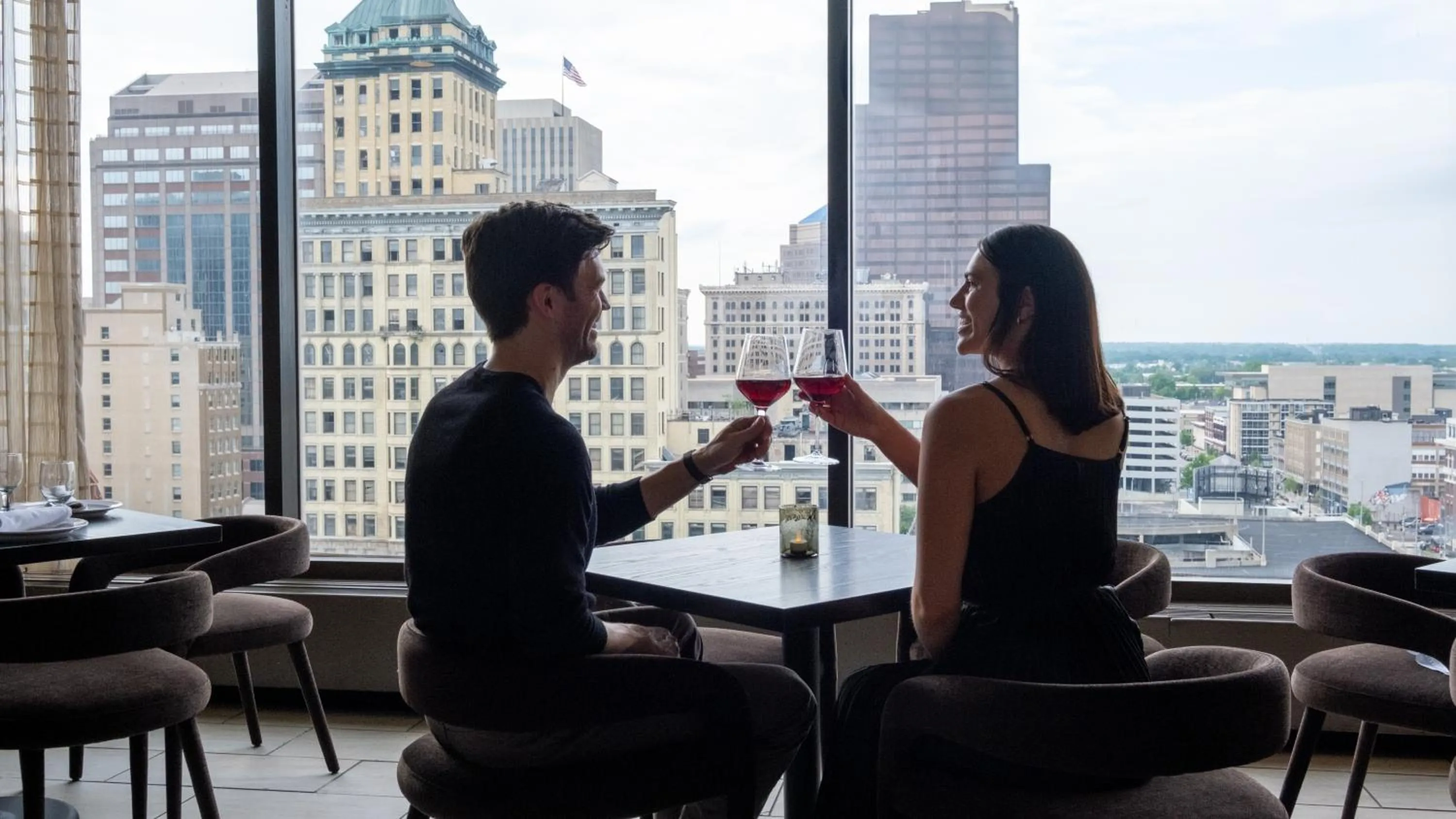 Restaurant/places to eat in Dayton Vitality Hotel - Downtown