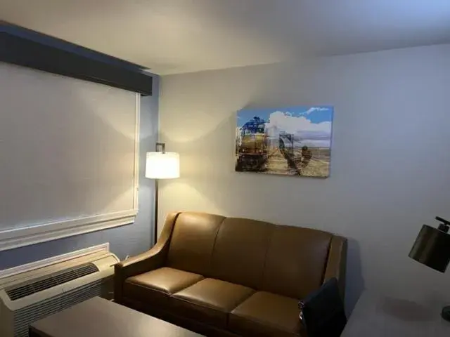 Deluxe King Suite in GARDEN INN & Suites Deluxe King Suite in GARDEN INN & Suites