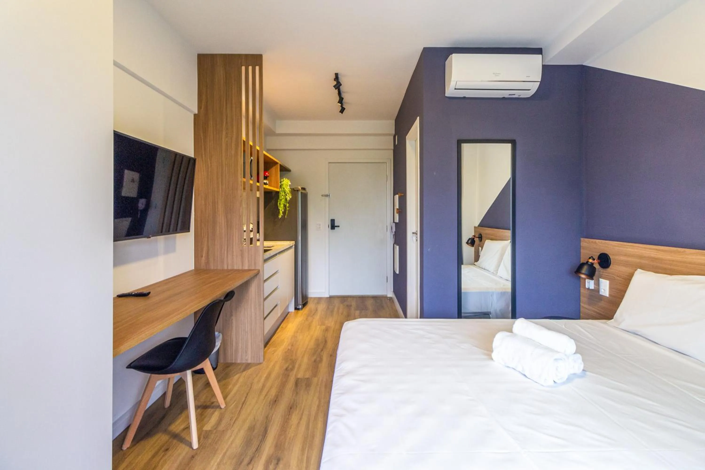 Photo of the whole room, Bed in 360 SP Code