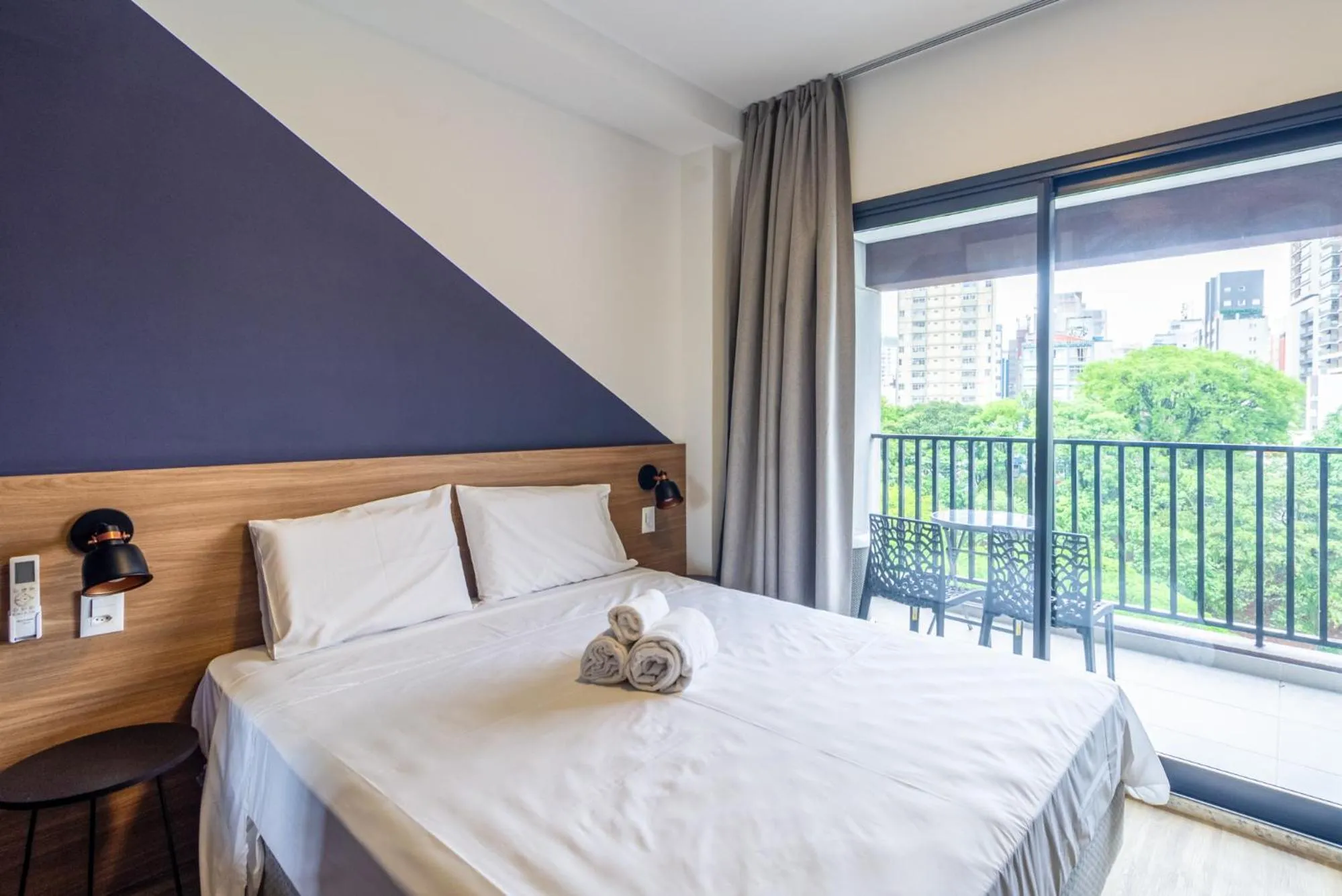 Bedroom, Bed in 360 SP Code