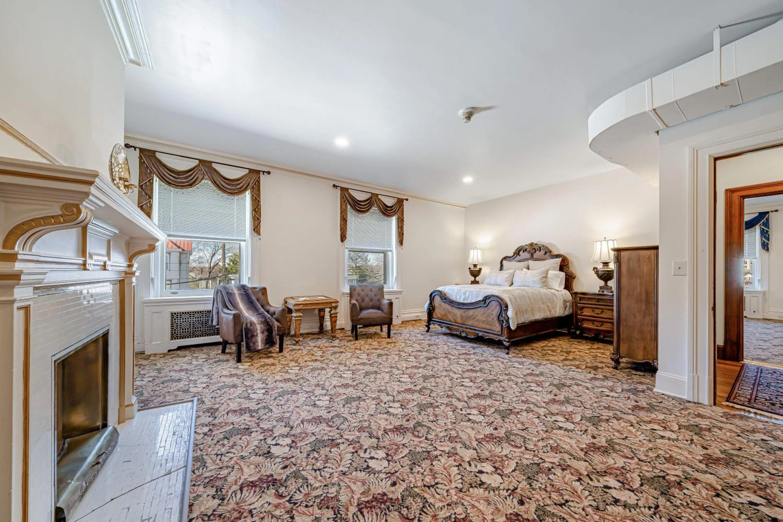 Bedroom, Bed in The Grandeur Estate