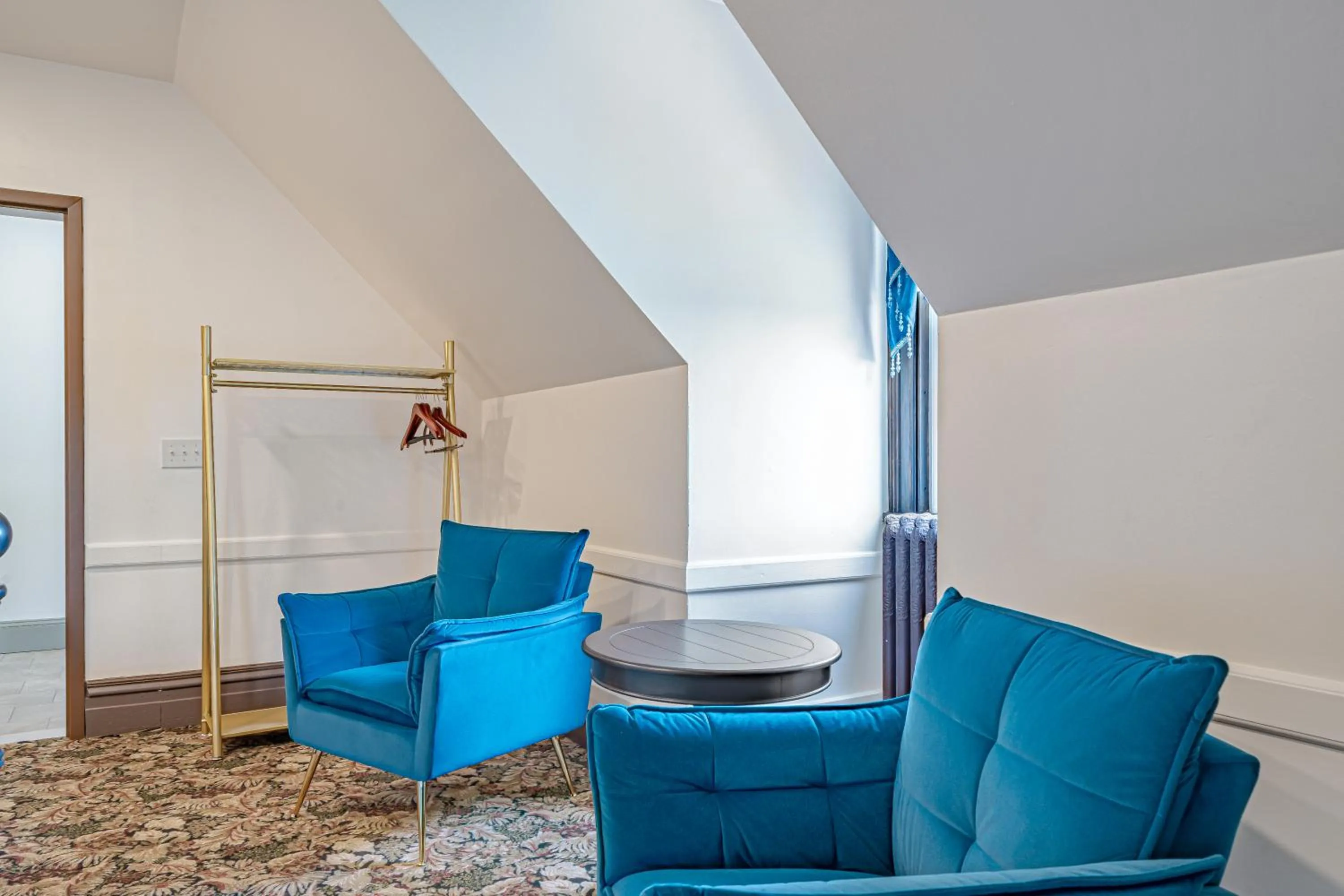 Seating area in The Grandeur Estate