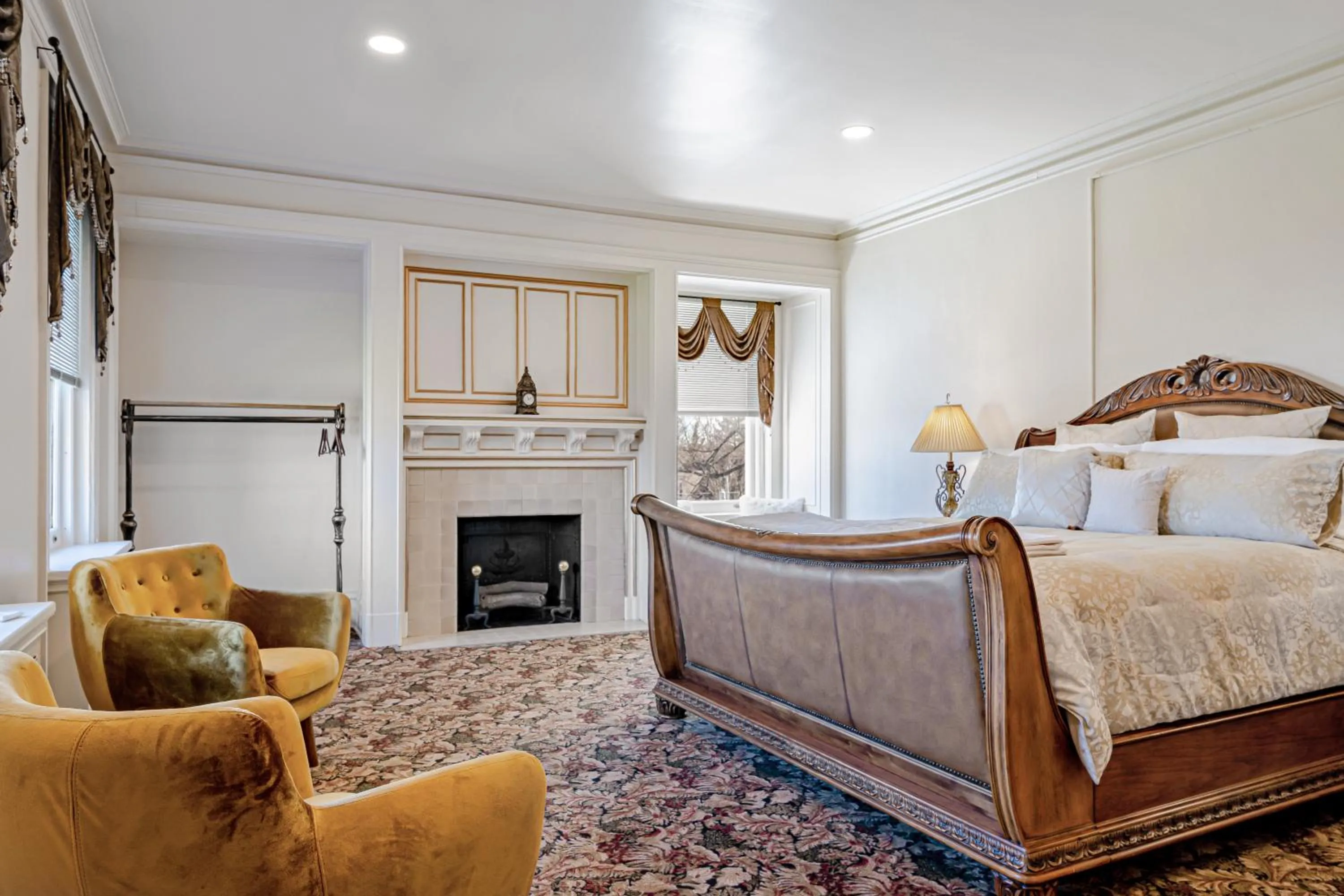 Bedroom, Bed in The Grandeur Estate