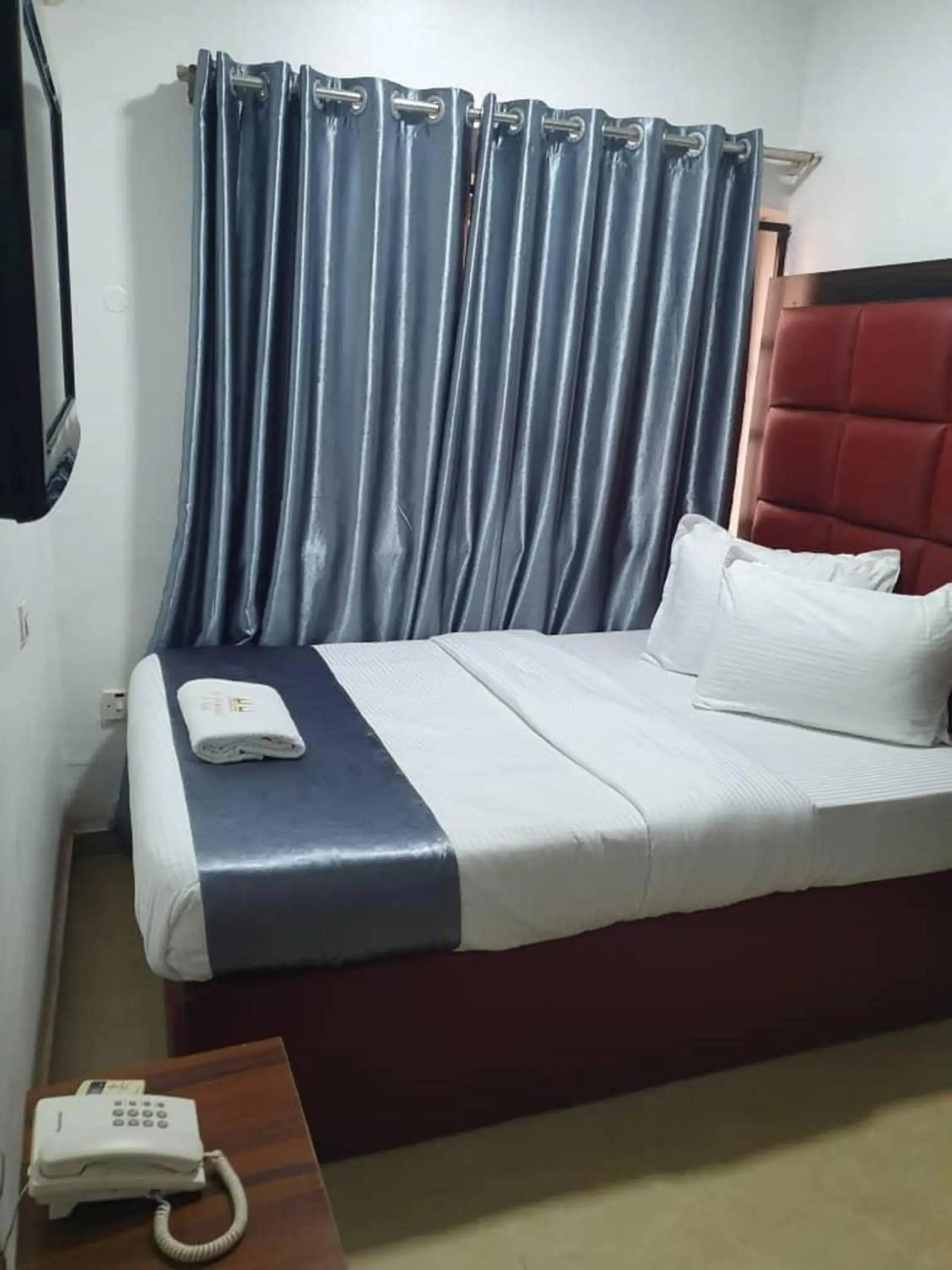 Bed in 4th Apartment and Suites Bed in 4th Apartment and Suites