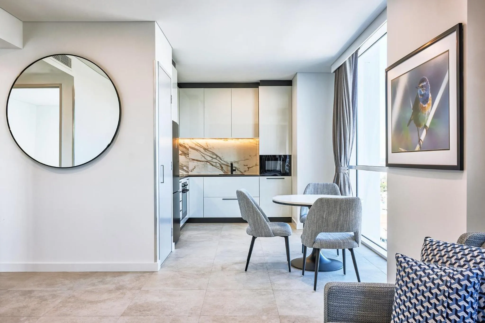 Kitchen or kitchenette in Meriton Suites Liverpool