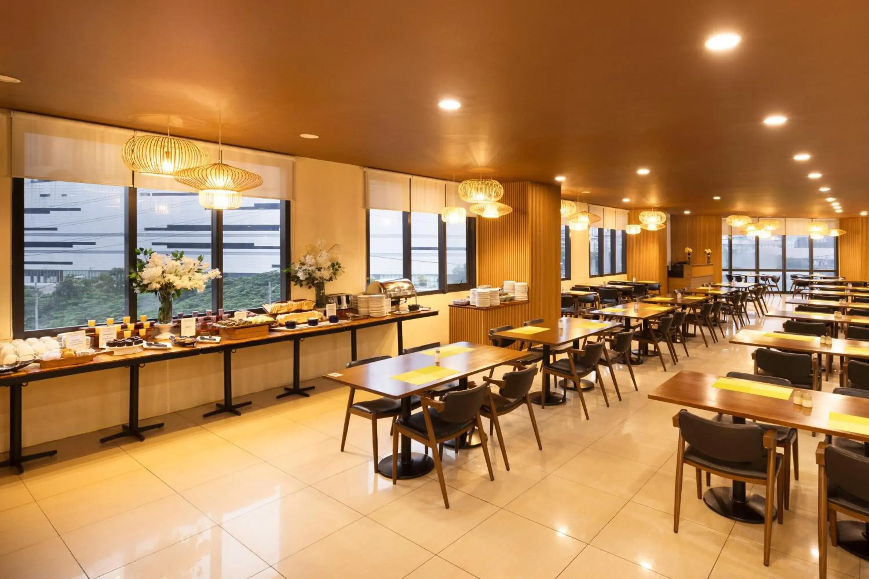 Restaurant/places to eat in Hotel101 - Fort Restaurant/places to eat in Hotel101 - Fort