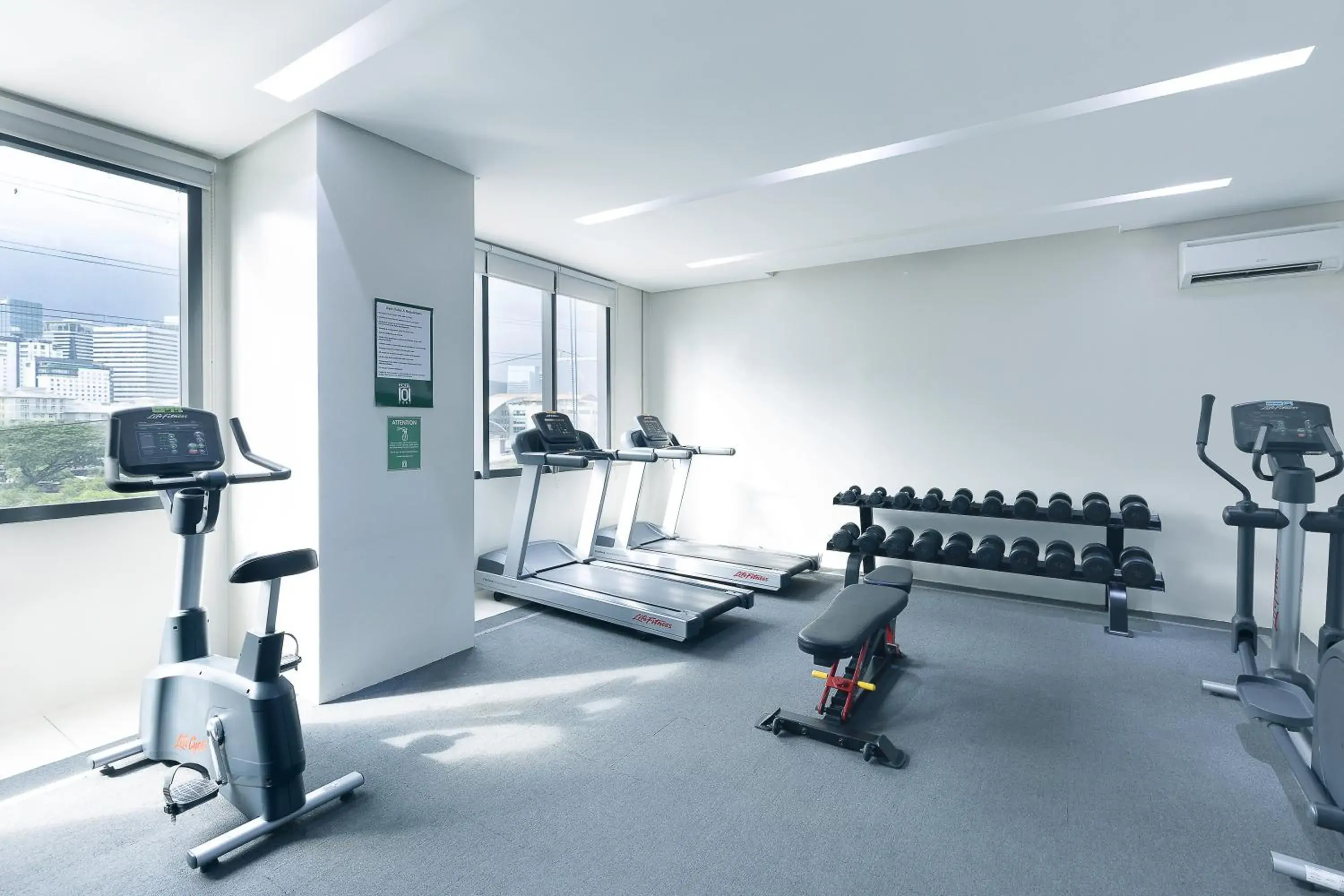 Fitness centre/facilities in Hotel101 - Fort Fitness centre/facilities in Hotel101 - Fort
