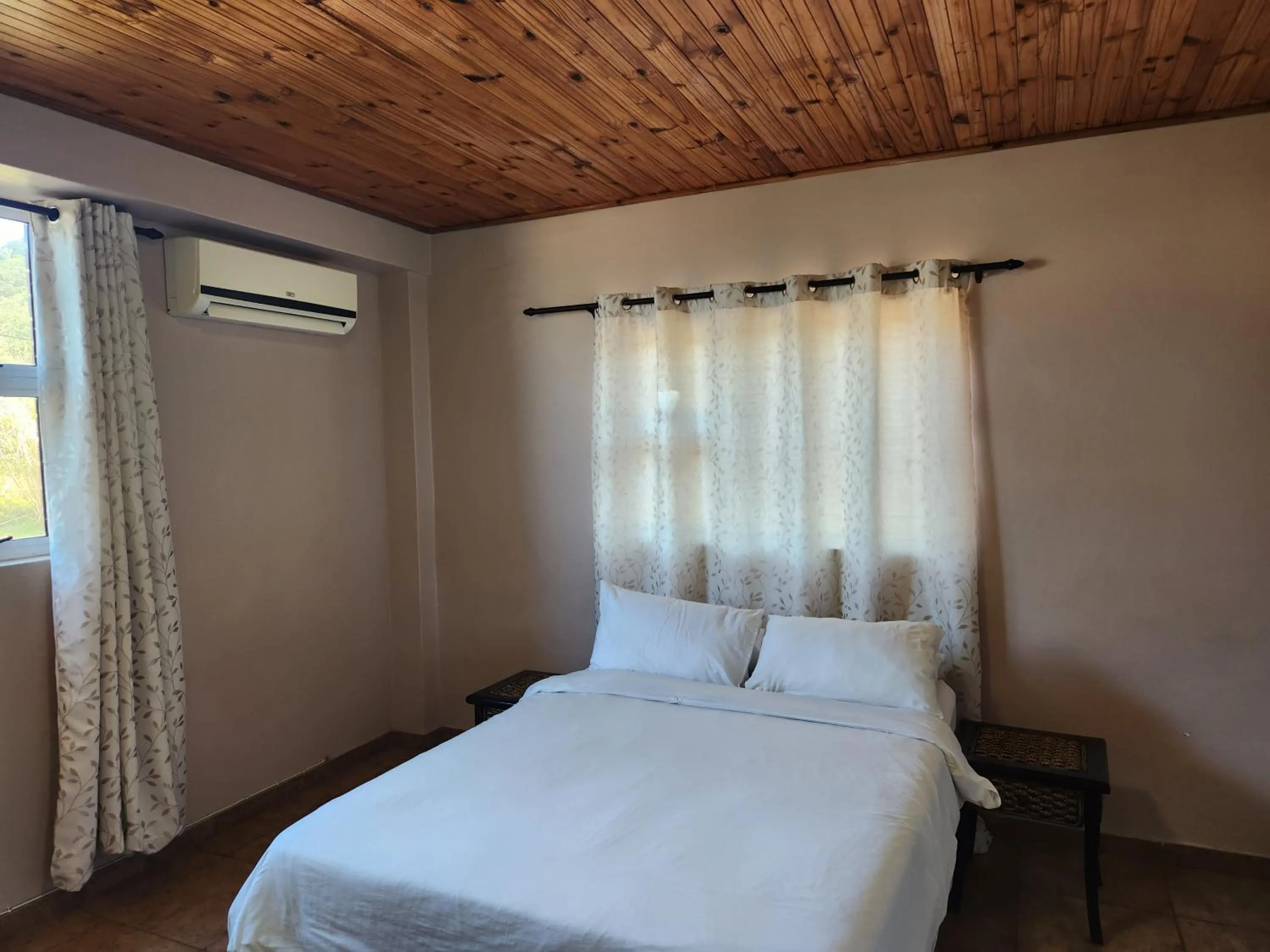 Bed in Golden Dawn Chalets