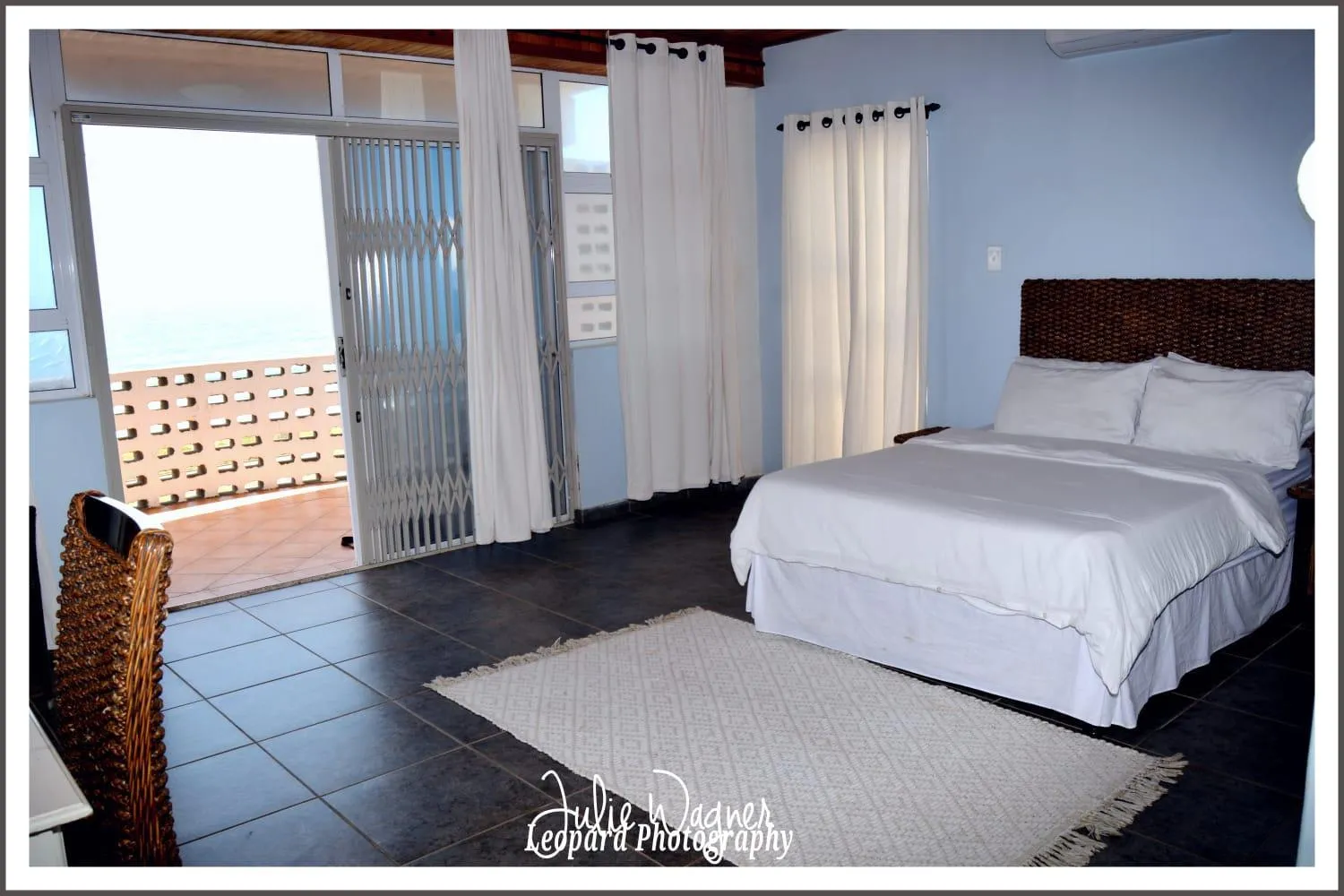 Bed in Golden Dawn Chalets