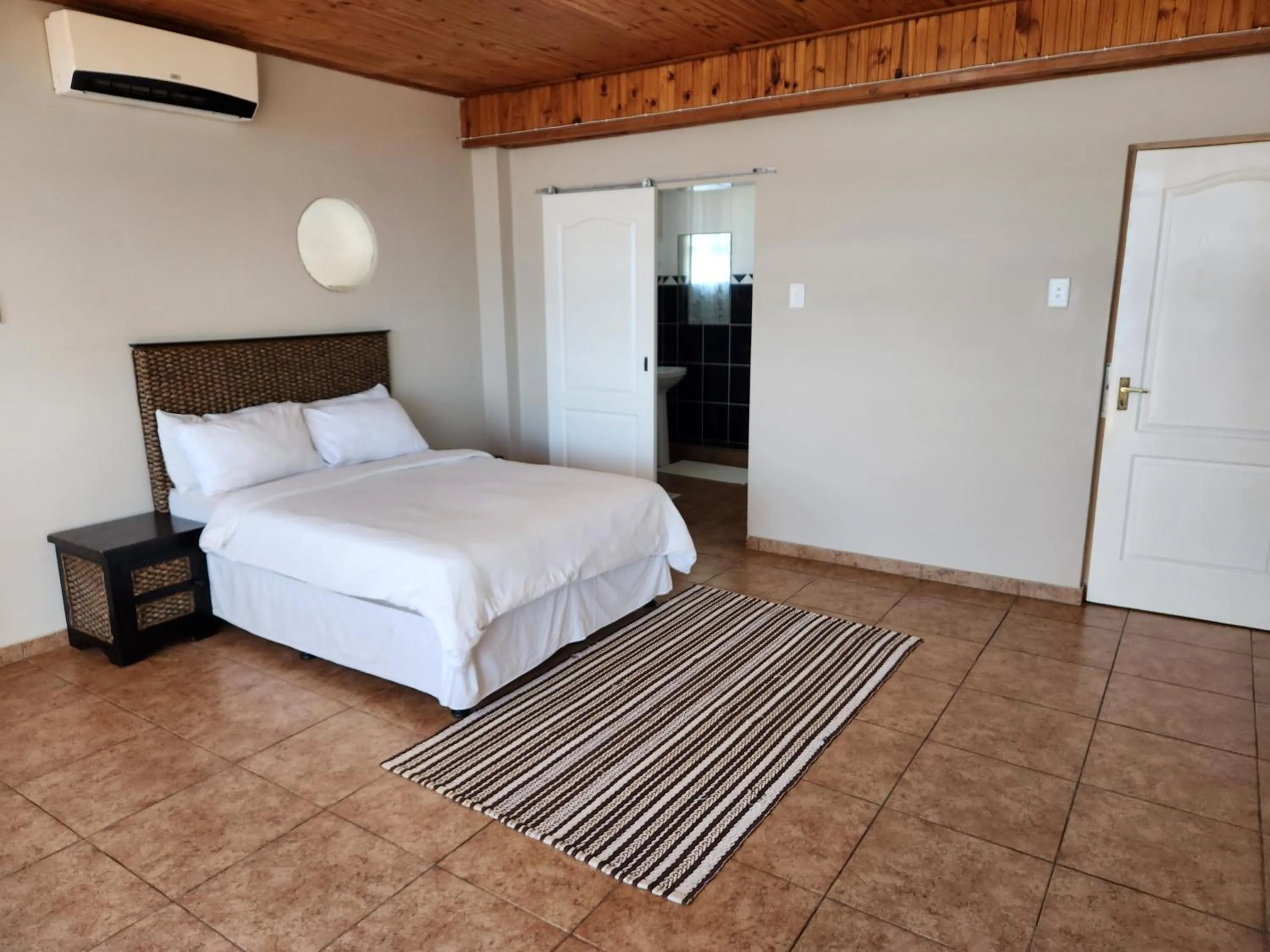 Bed in Golden Dawn Chalets