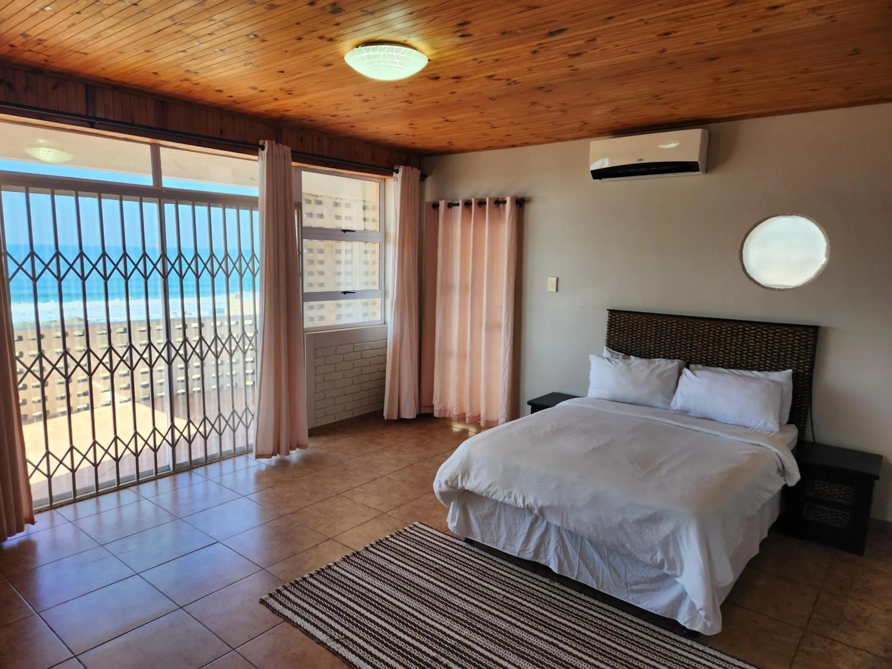 Bed in Golden Dawn Chalets