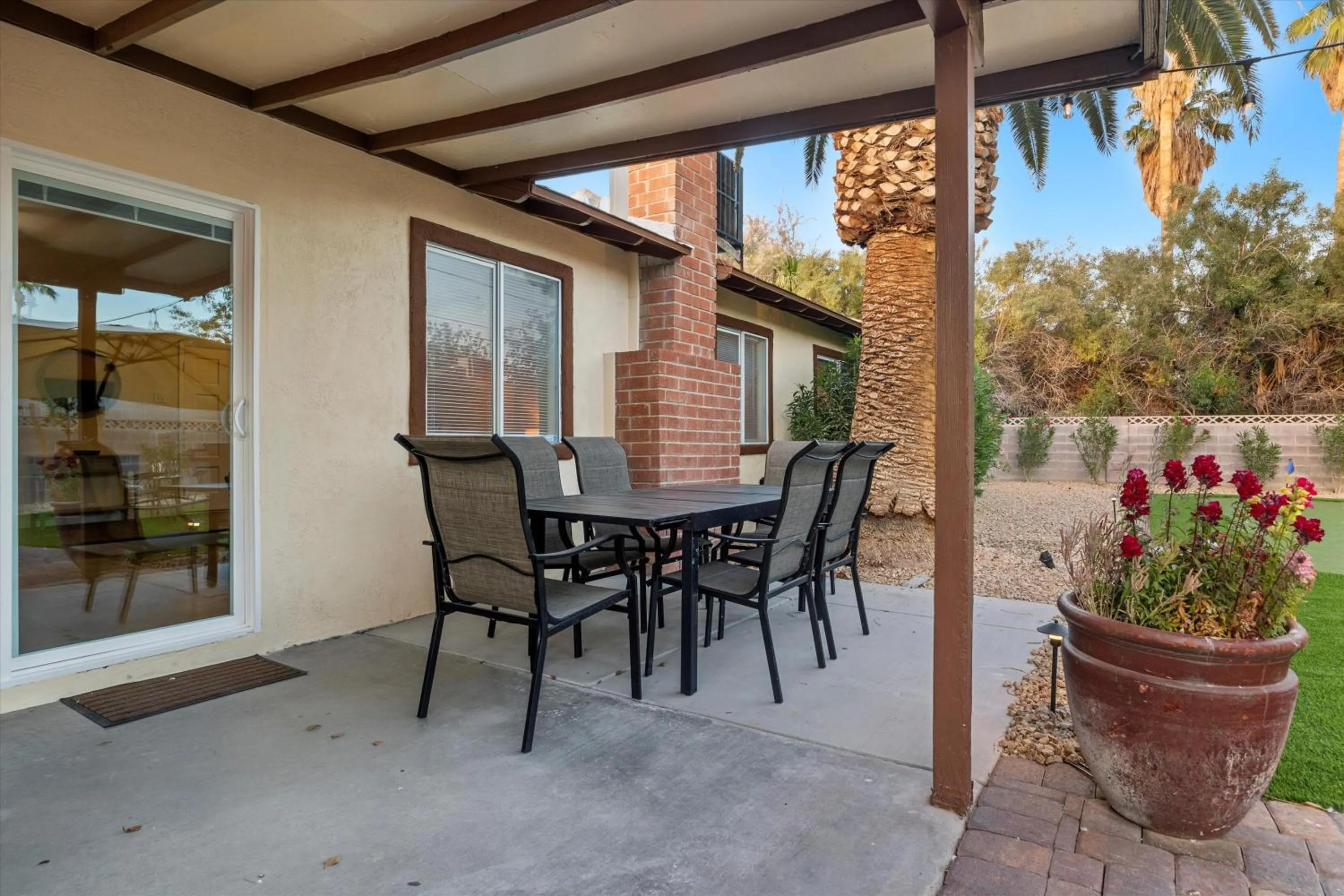 Stylish home with pool and spa