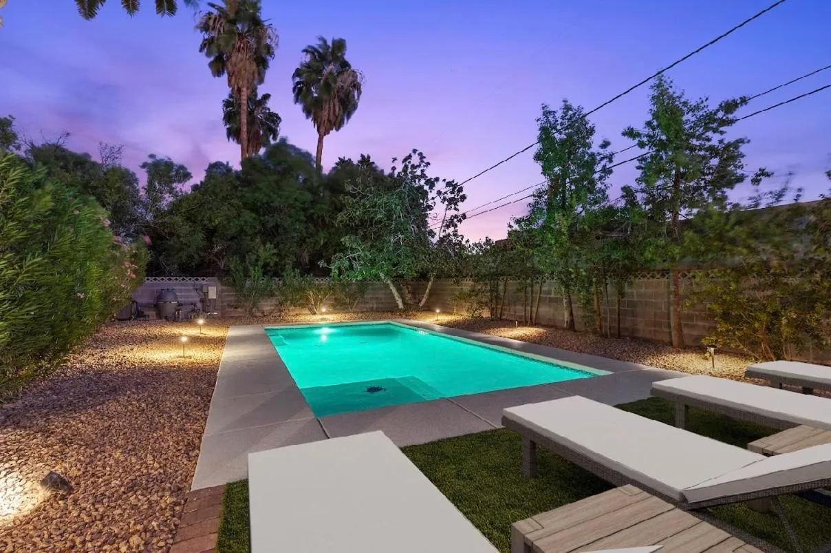 Swimming pool in Stylish home with pool and spa