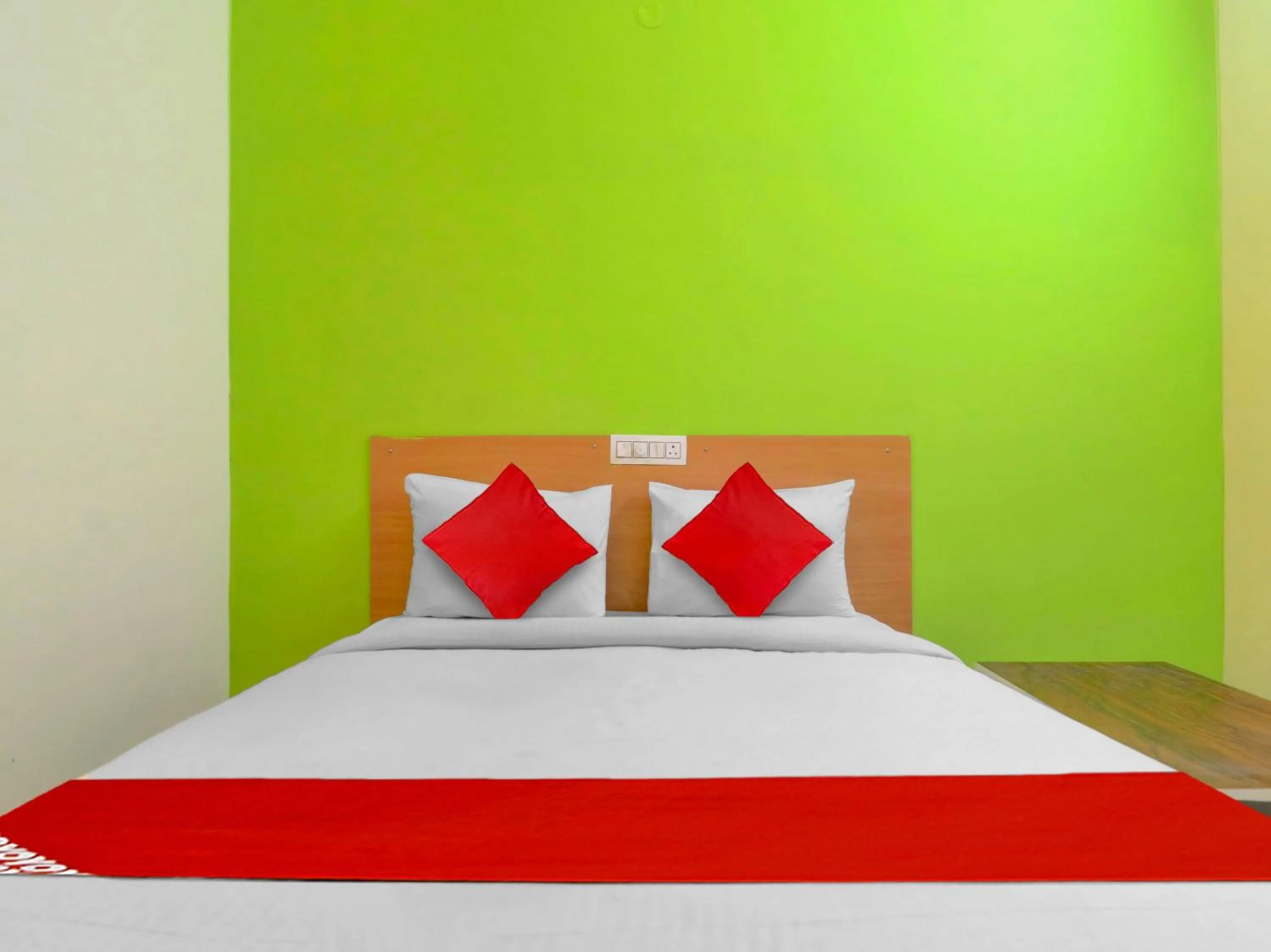 Bedroom, Bed in Super Collection O RBS NFC Road