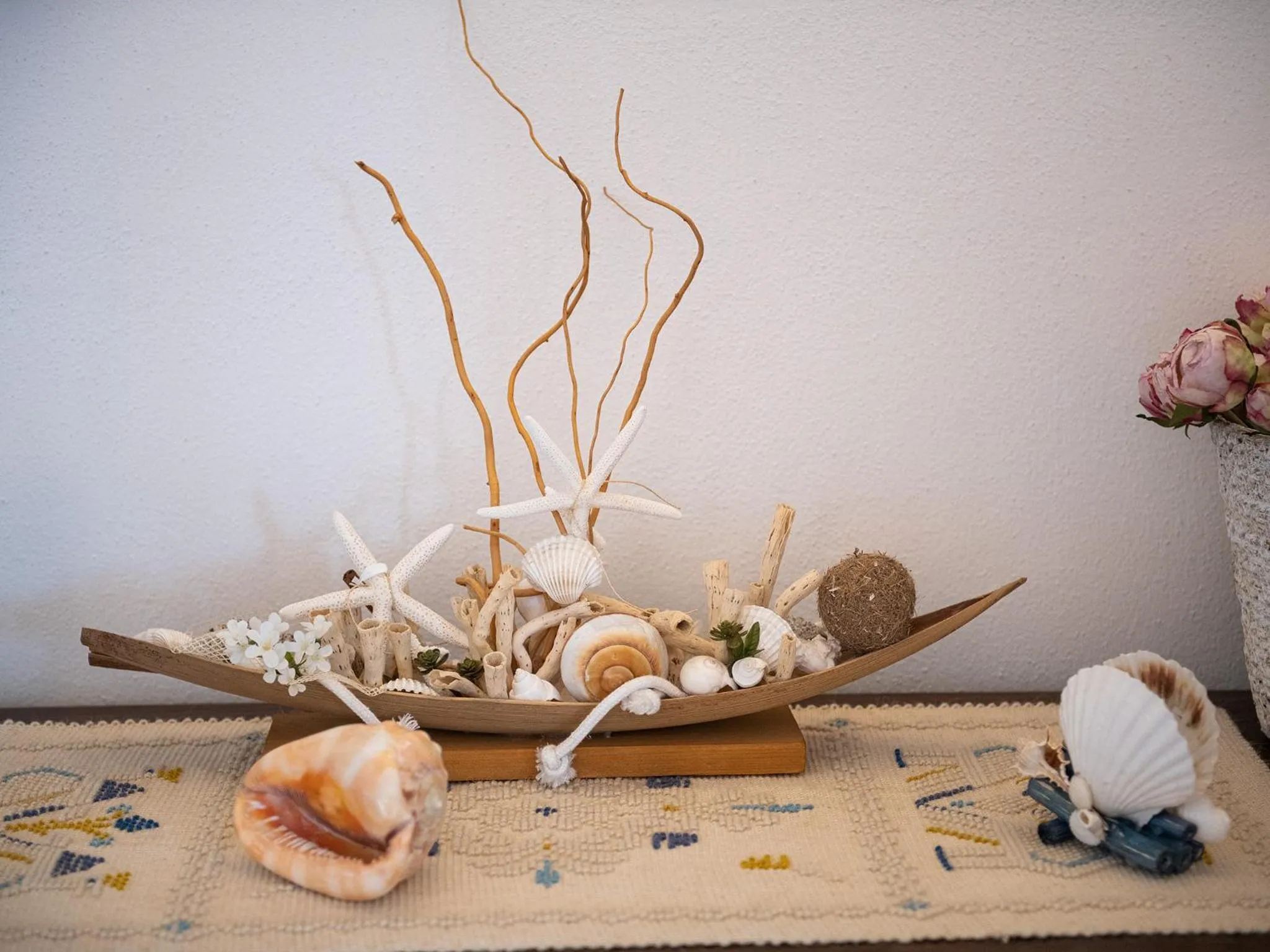 Decorative detail in Gente di Mare