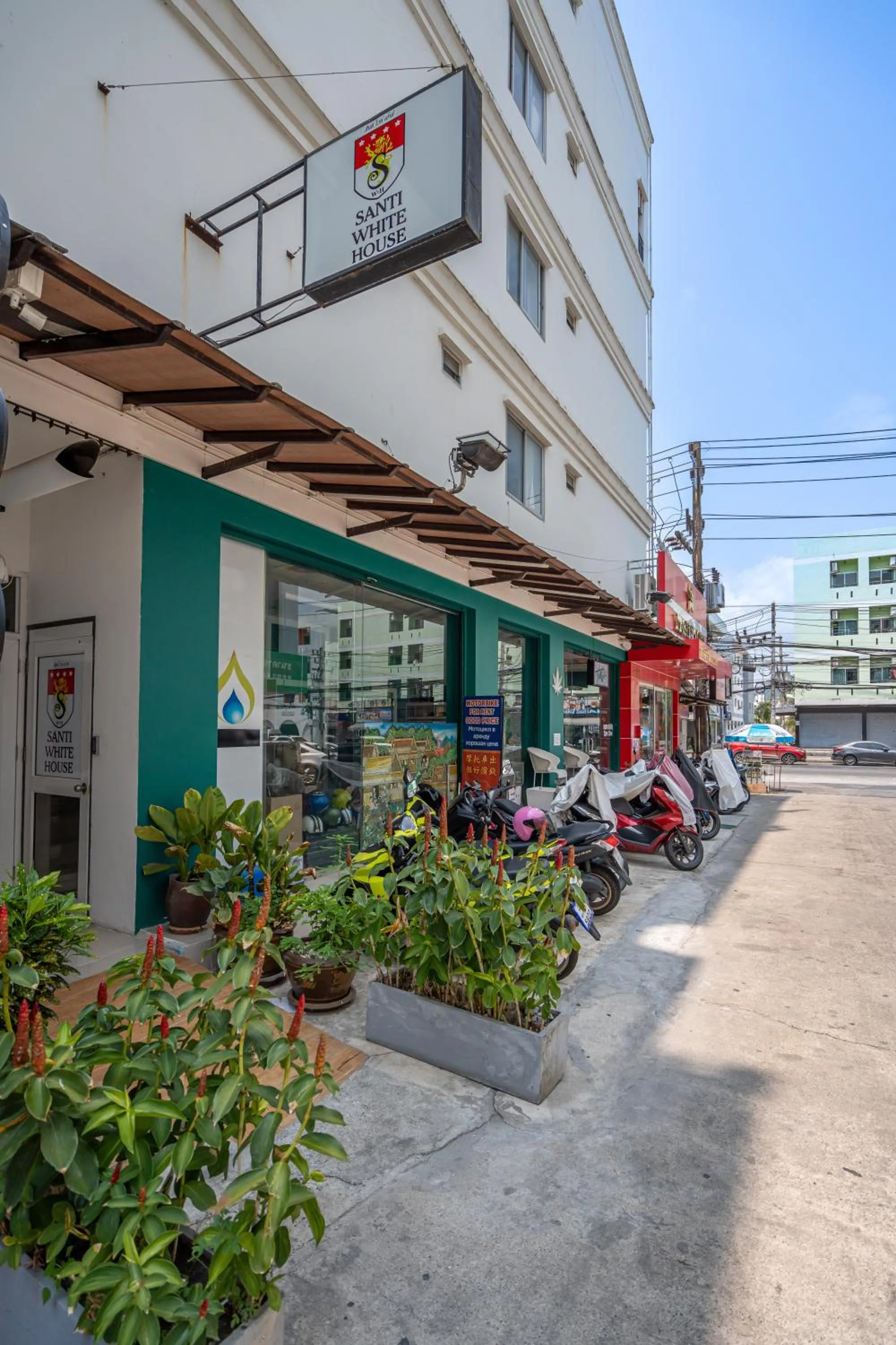 Property building in Santi White House Patong