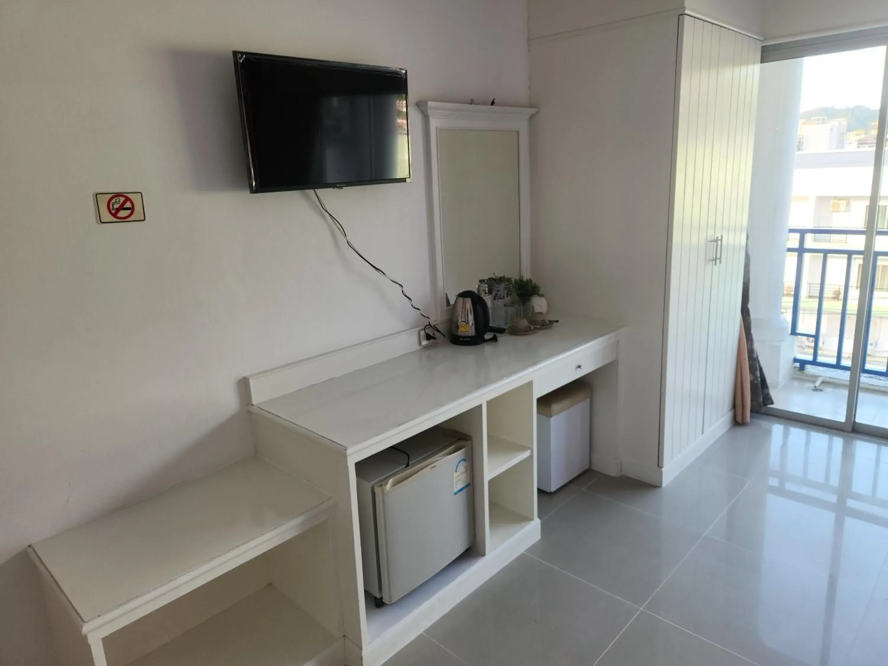 Santi White House Patong Santi White House Patong