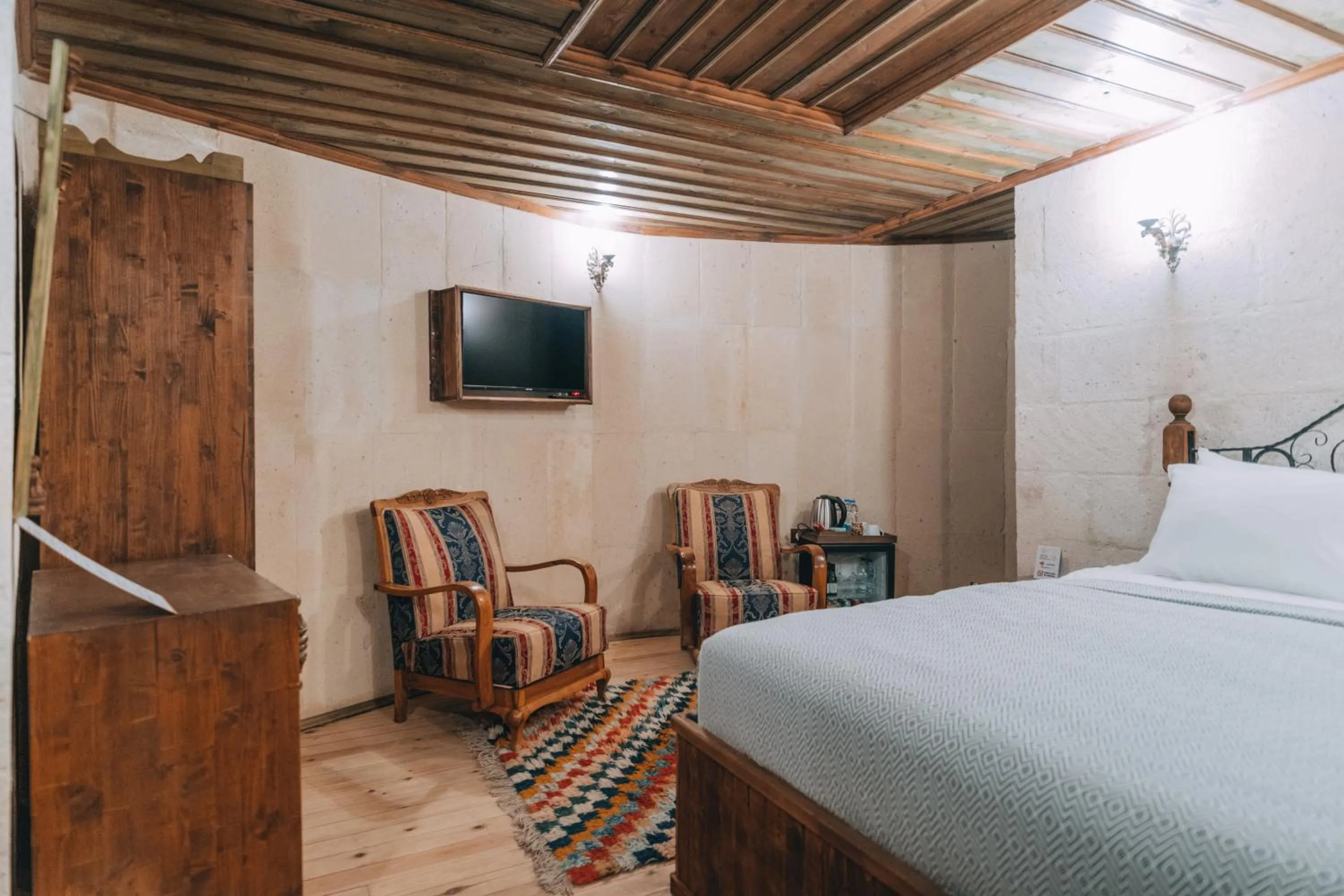 TV and multimedia, Bed in Sora Cave Hotel