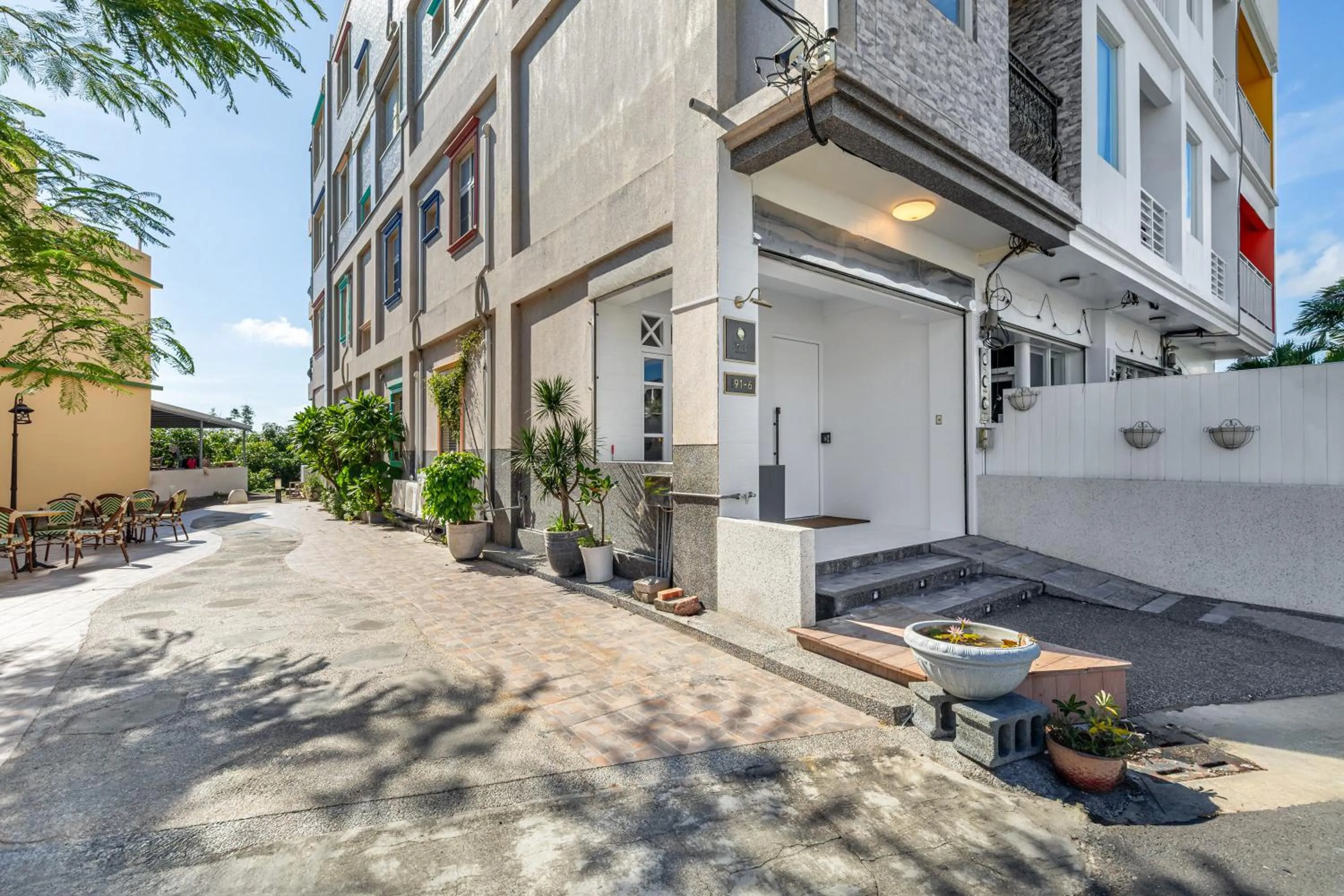 Property building in Sunset Mu Style Inn