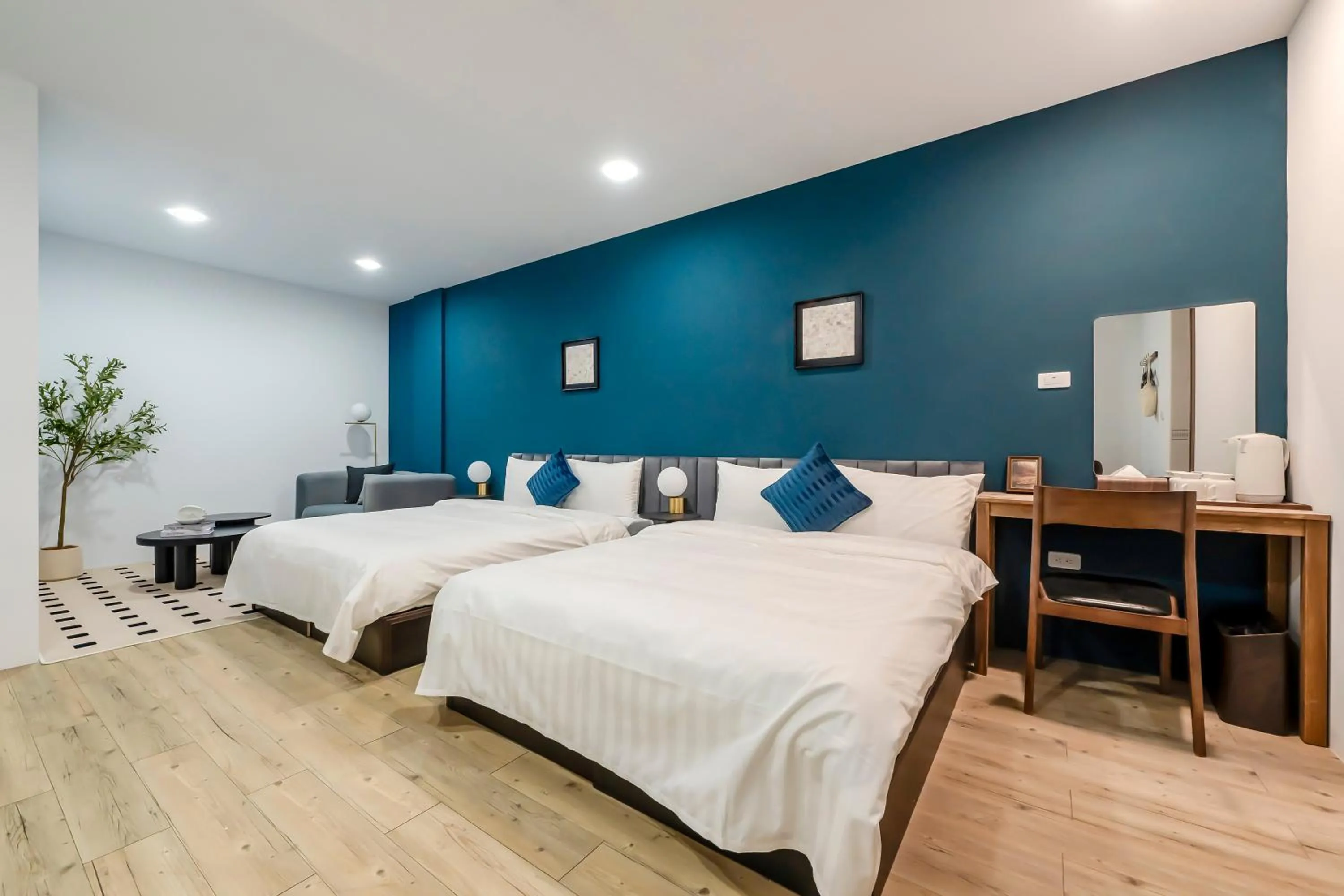 Photo of the whole room, Bed in Sunset Mu Style Inn