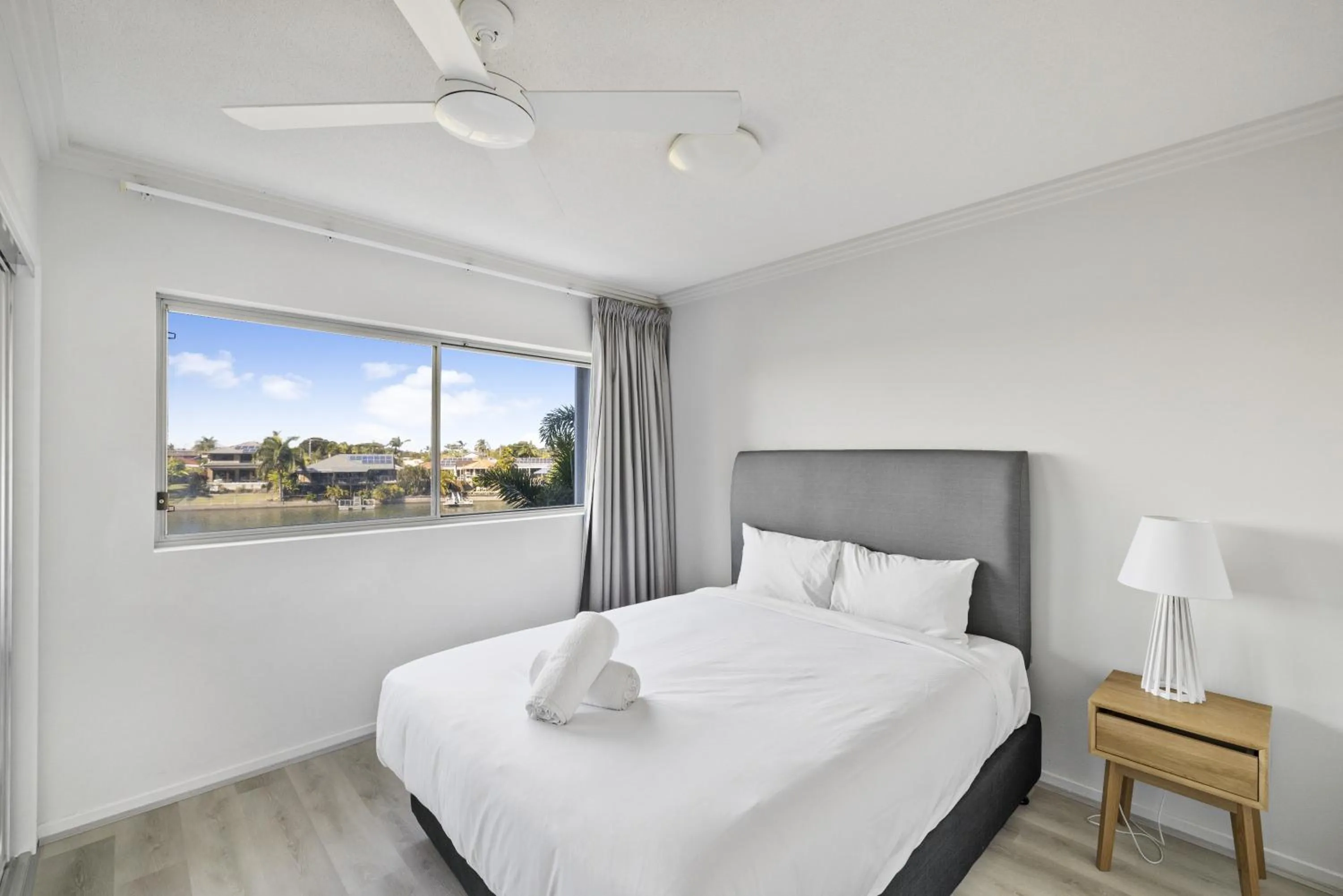Bed in Broadwater on the Peninsula