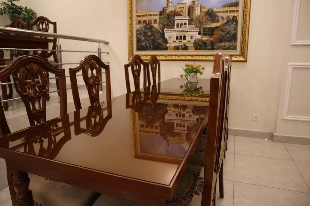 Restaurant/places to eat in Hayyat Luxury Hotel Suites