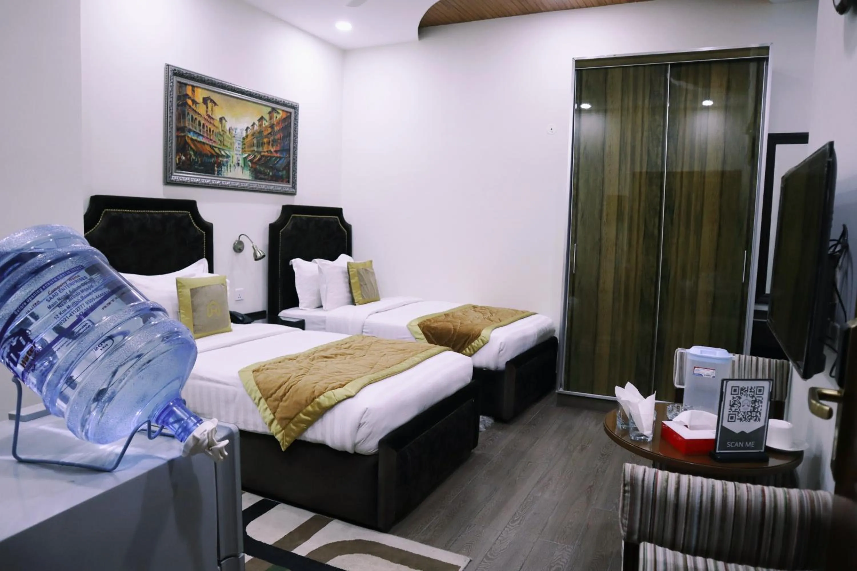 Bed in Hayyat Luxury Hotel Suites