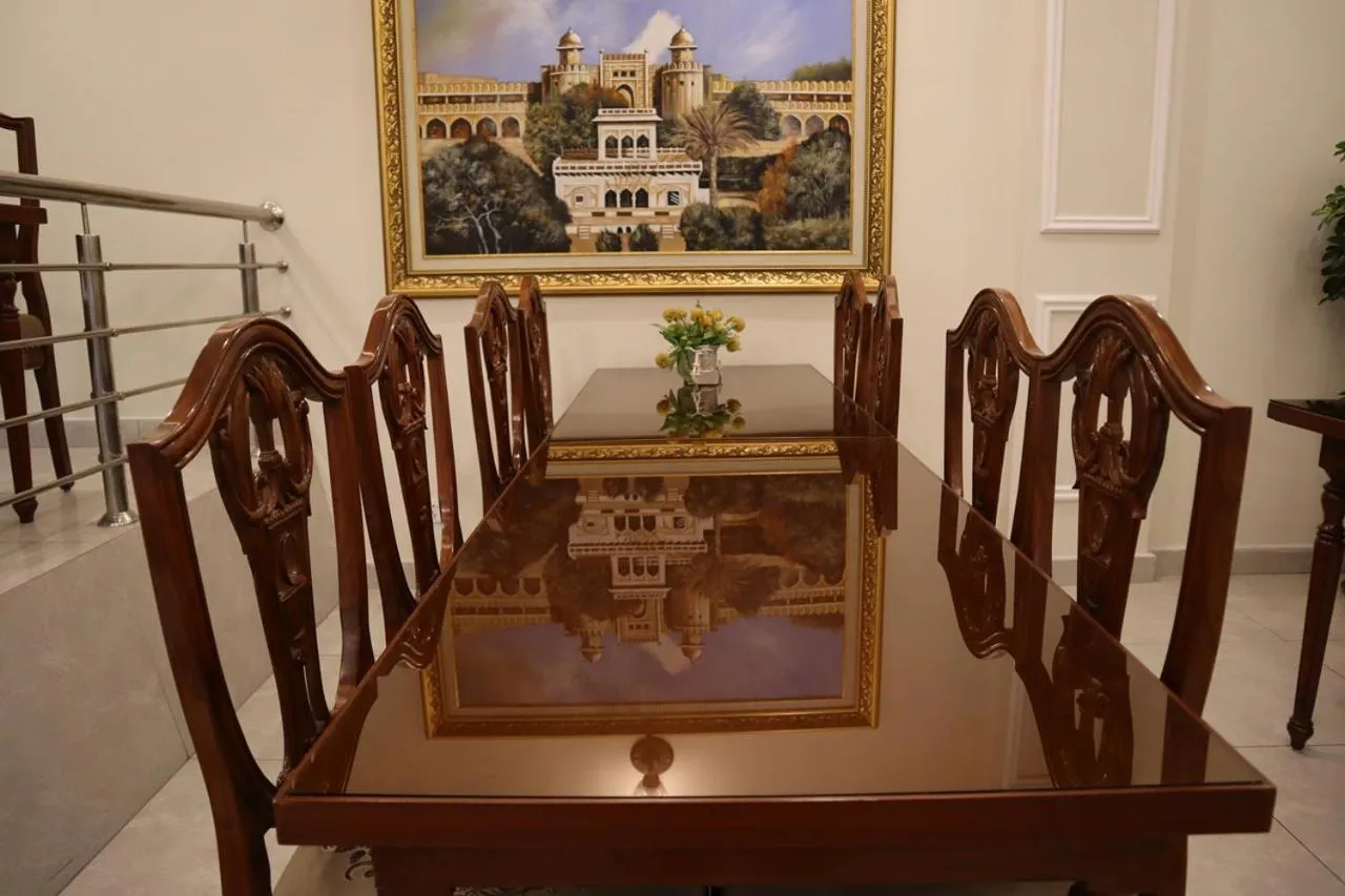 Restaurant/places to eat in Hayyat Luxury Hotel Suites