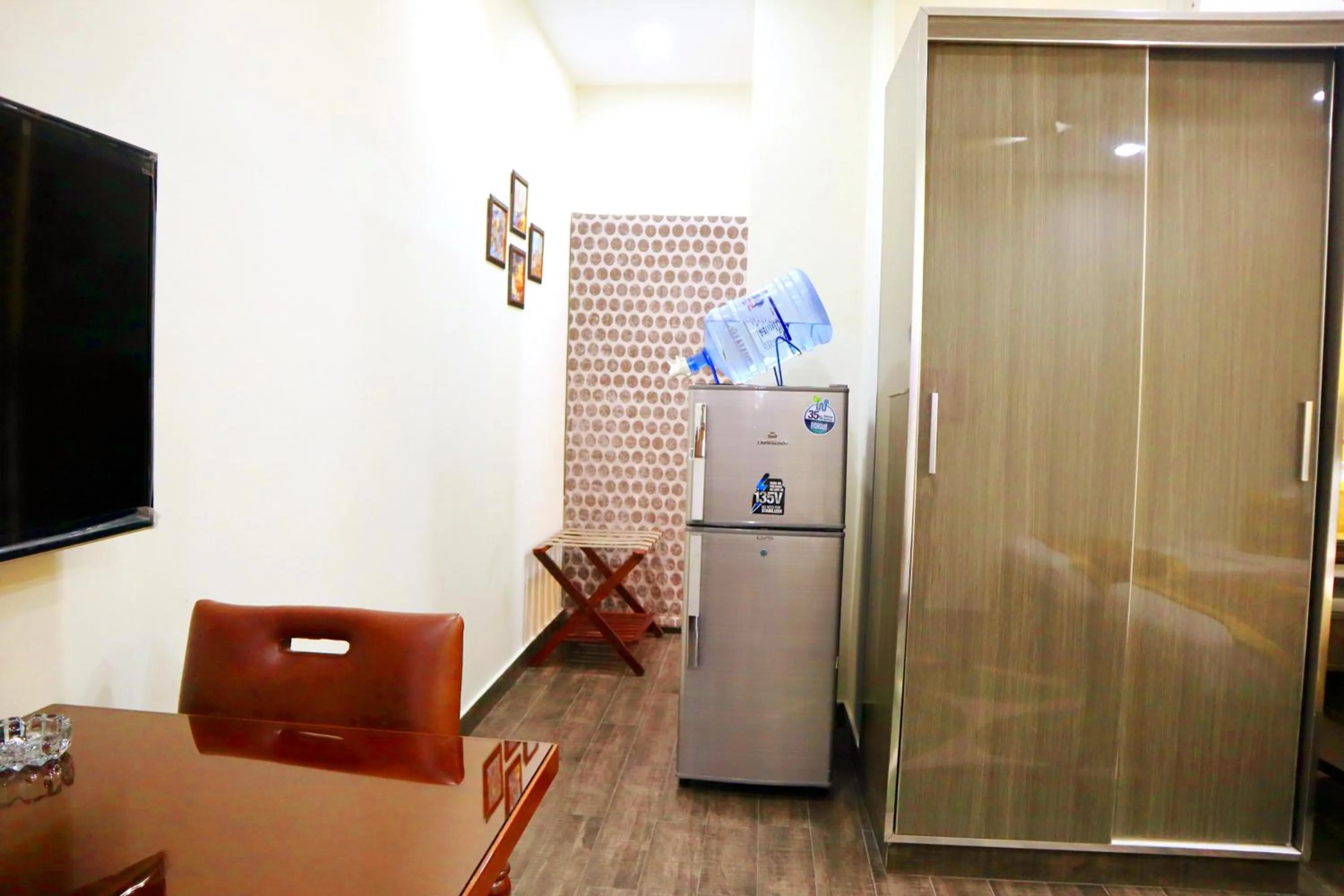 TV and multimedia in Hayyat Luxury Hotel Suites