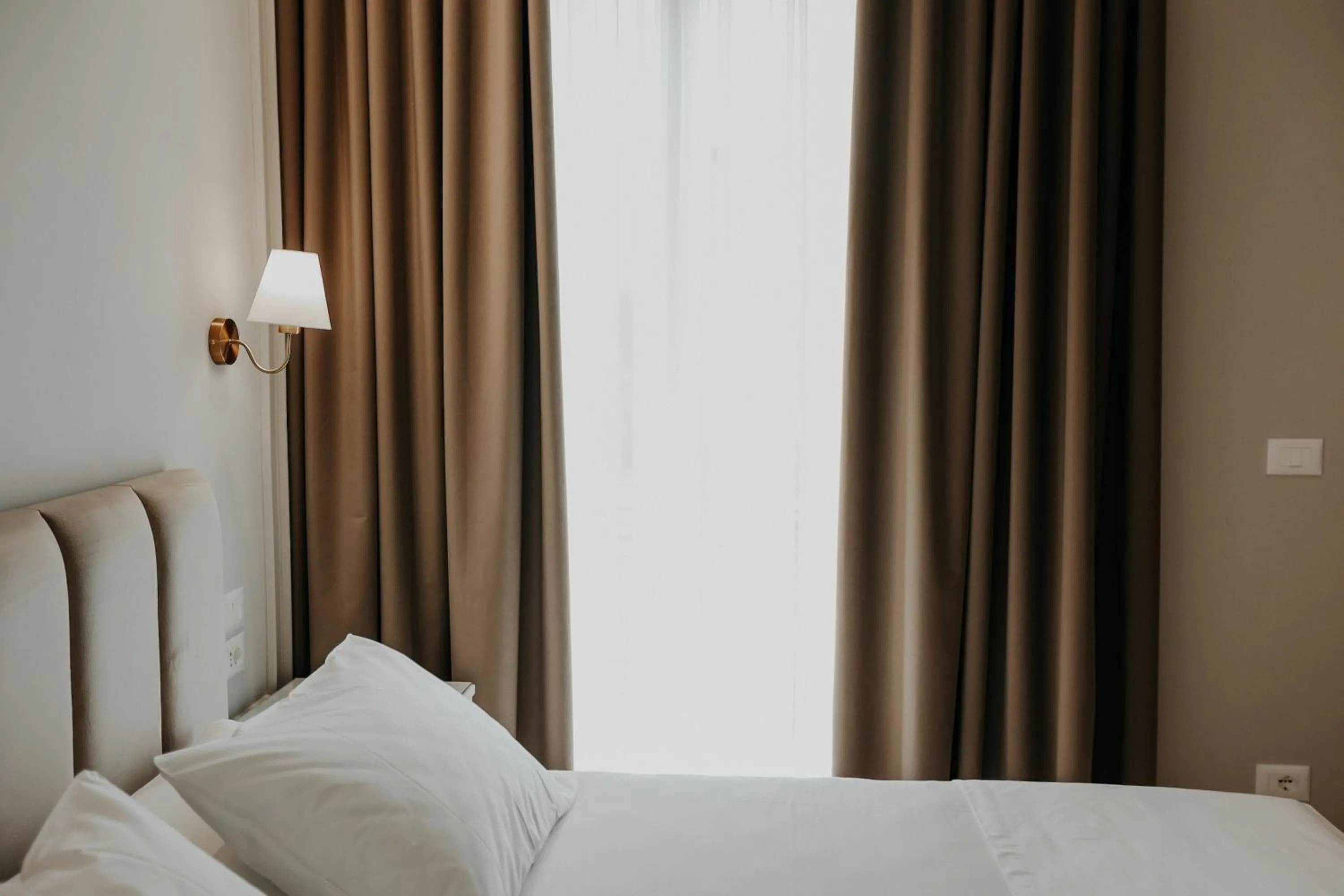 Bedroom, Bed in Seaside Hotel