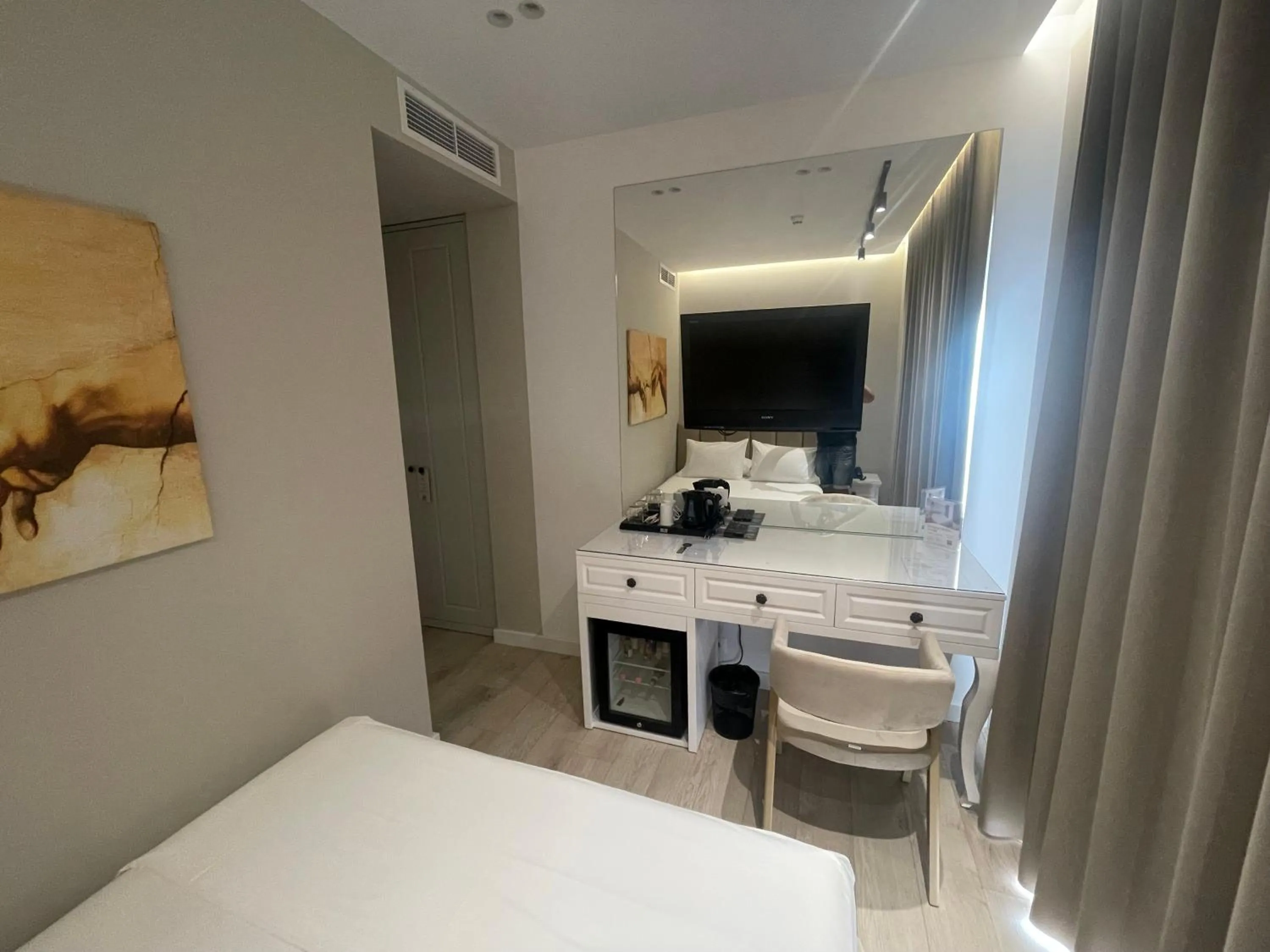 Photo of the whole room, Bed in Seaside Hotel