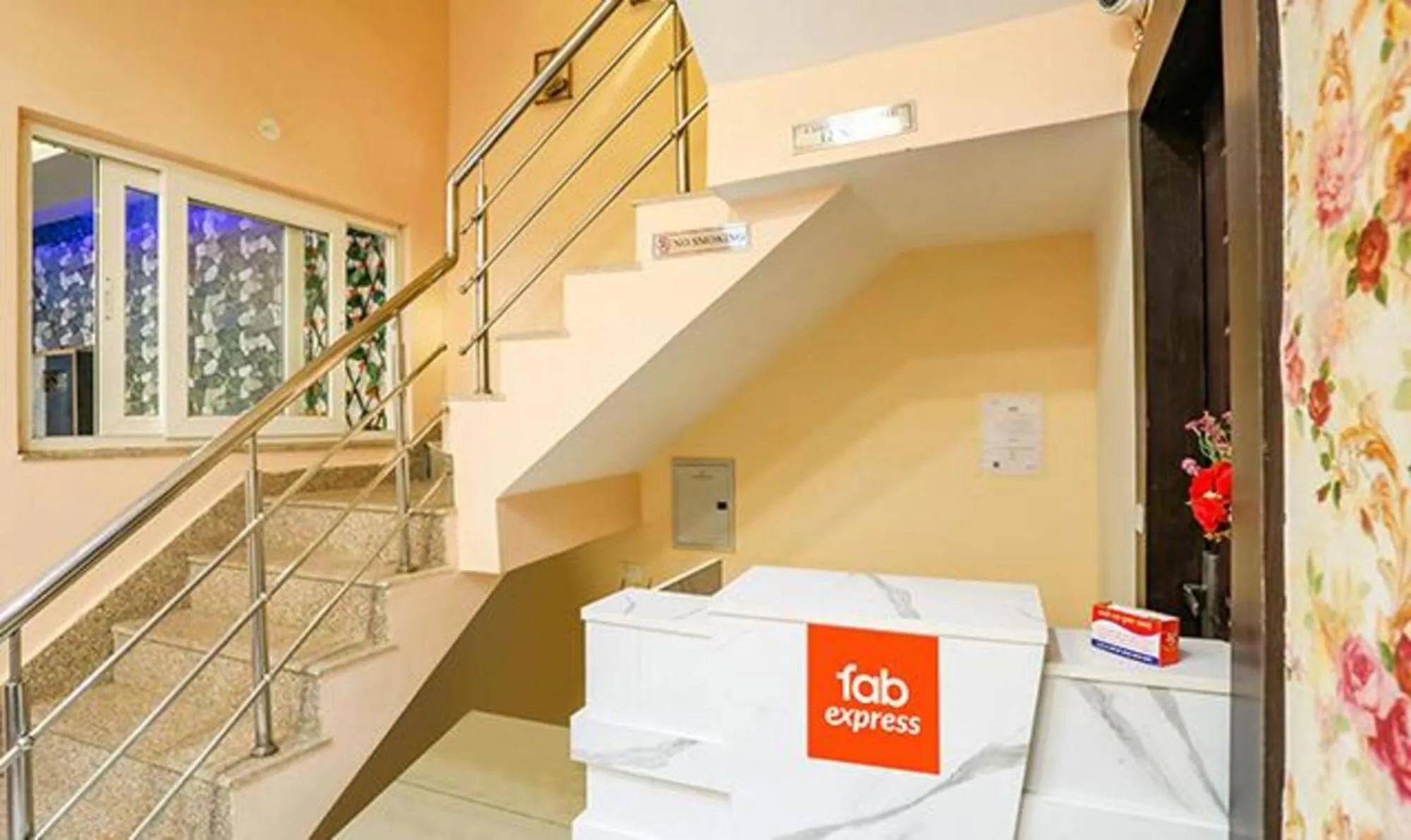 Lobby or reception in FabExpress Namaste Kashi - Dasaswamedh Ghat