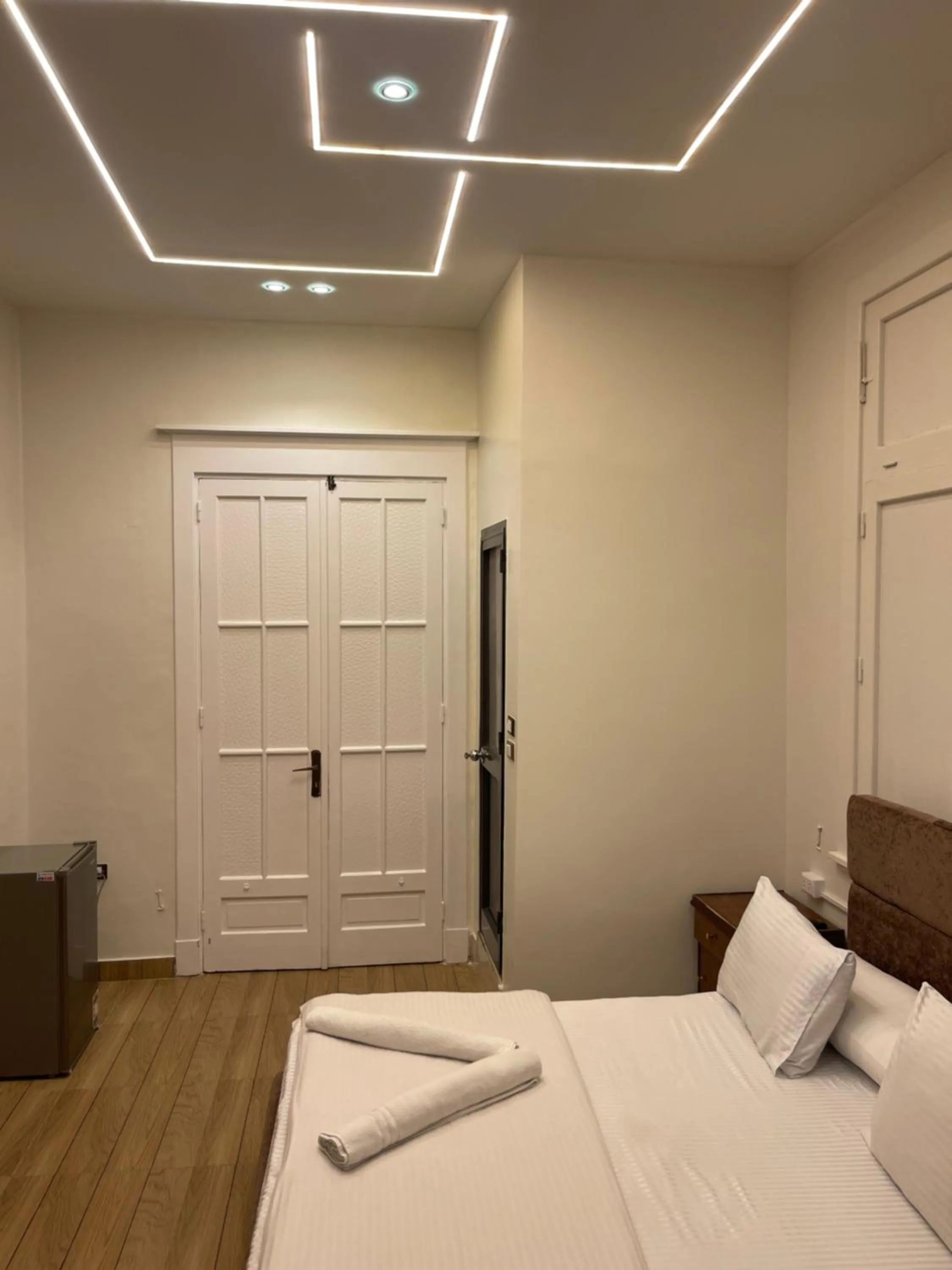 Bedroom, Bed in Miami Hotel