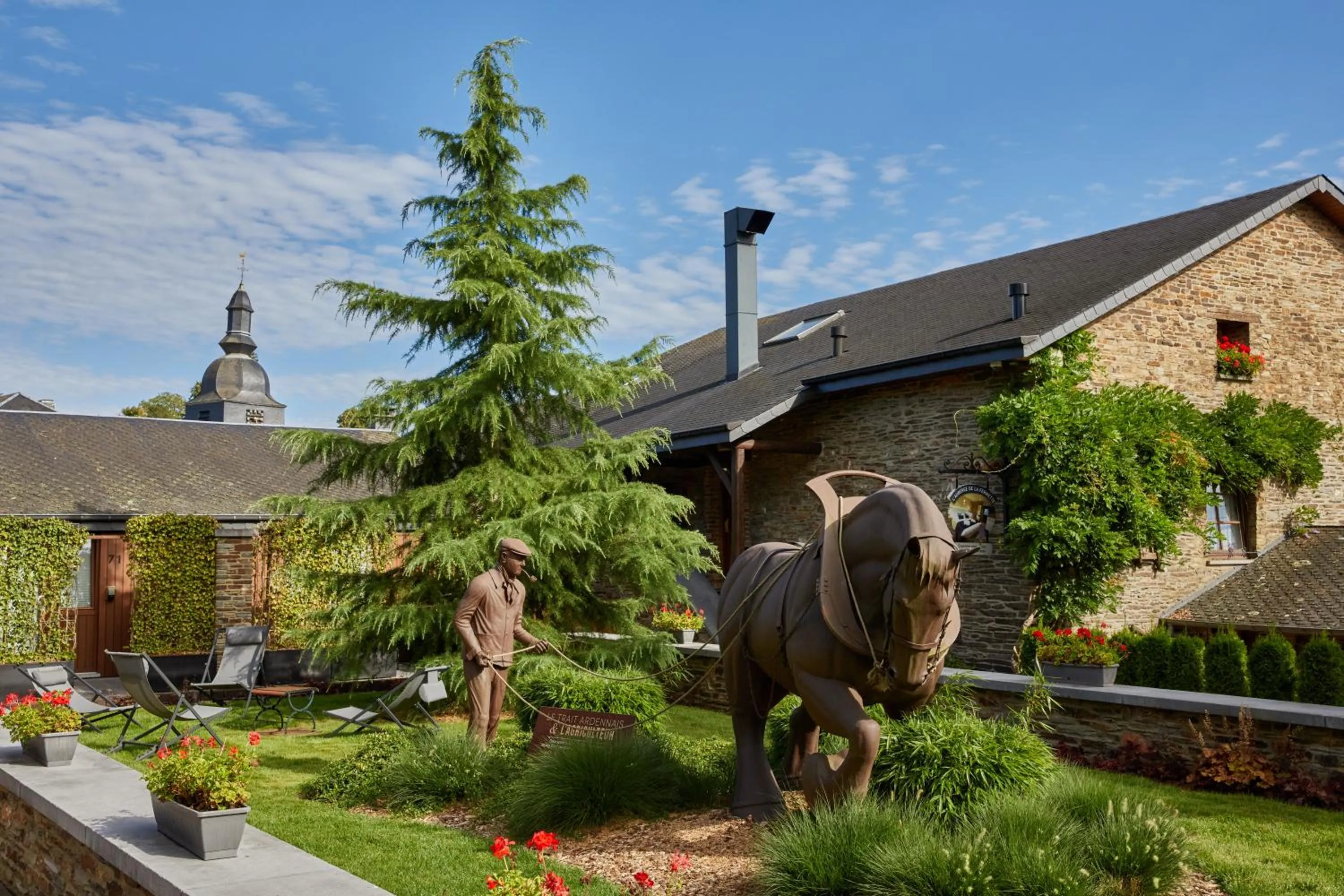 Area and facilities in Hillview Hotel Grandvoir