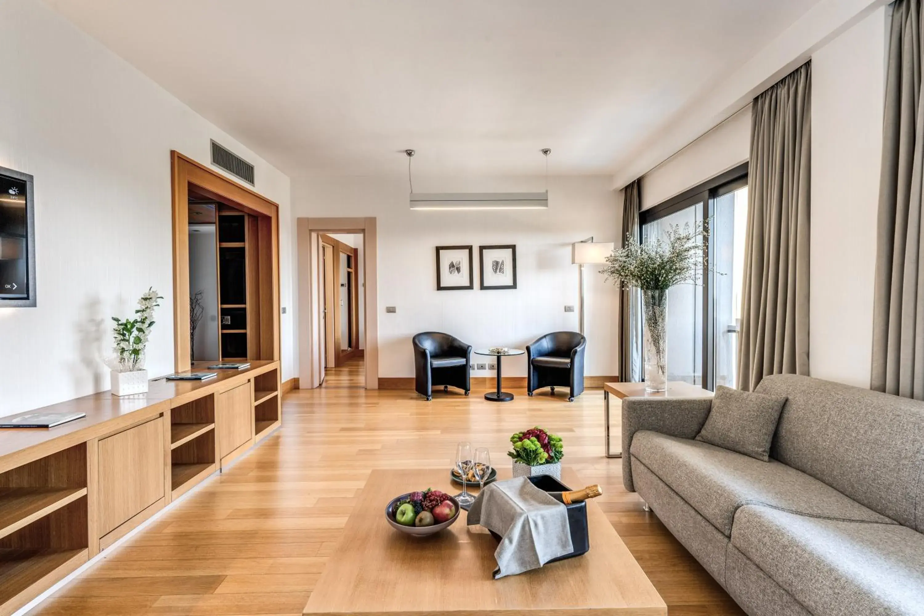 Living room in Hotel Midas Roma - A member of Barcelo Hotel Group Living room in Hotel Midas Roma - A member of Barcelo Hotel Group