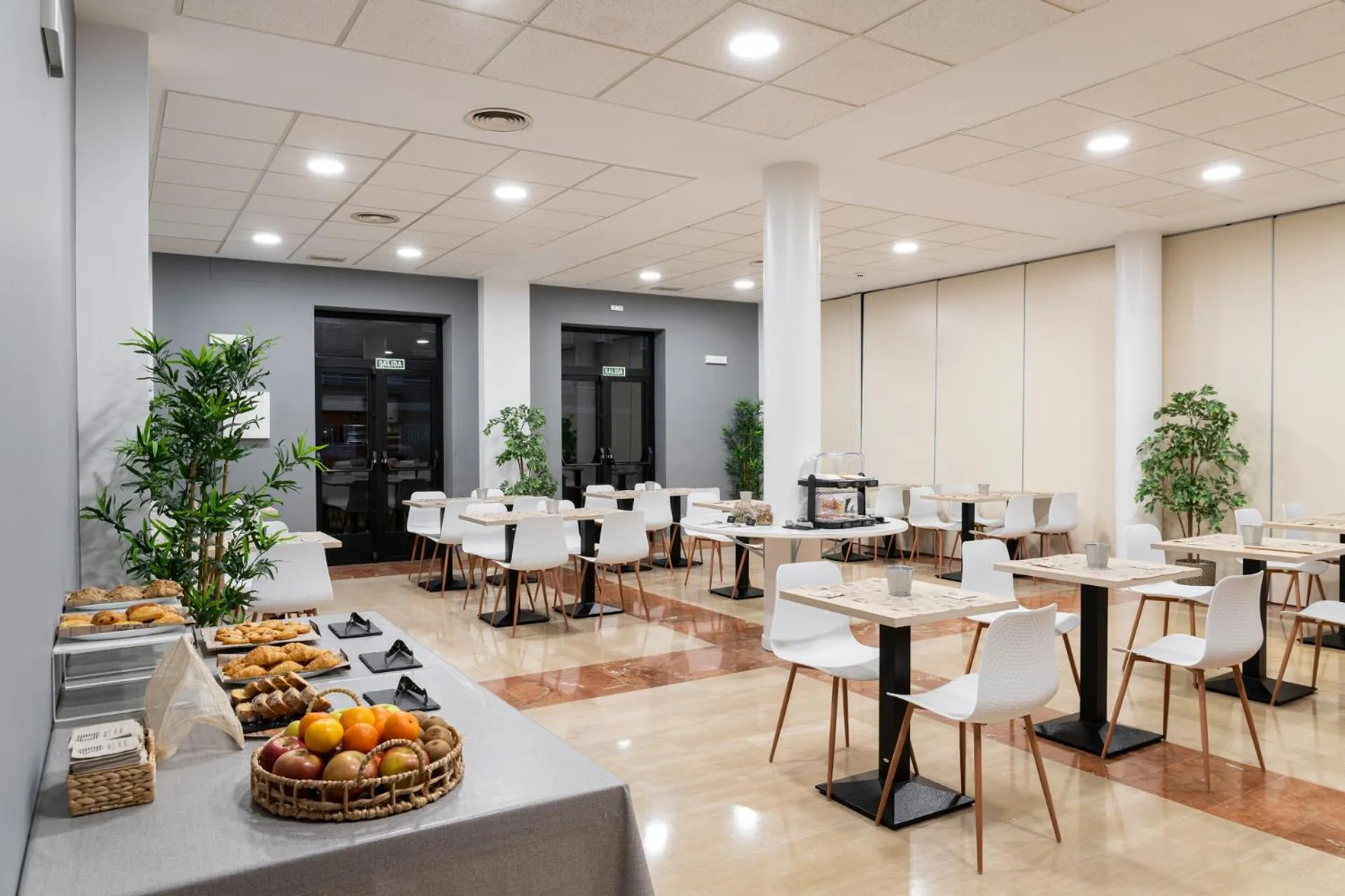 Breakfast in Hotel Alda Malvasía