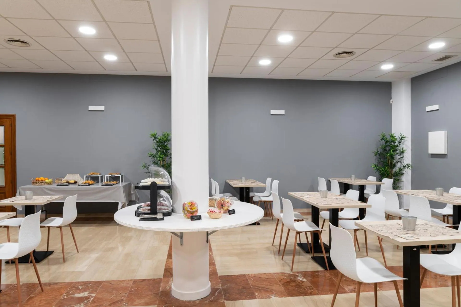 Breakfast in Hotel Alda Malvasía