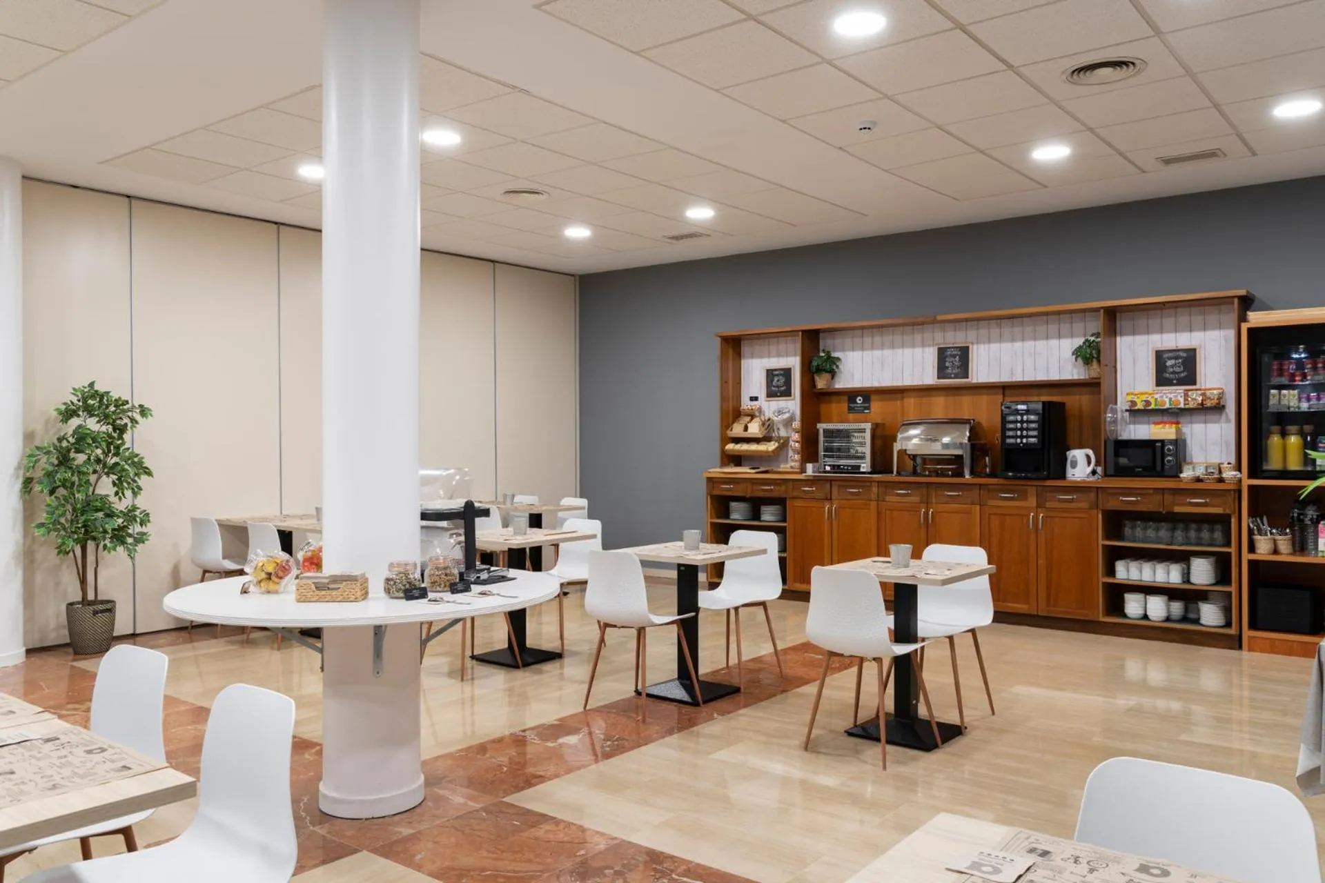 Breakfast in Hotel Alda Malvasía