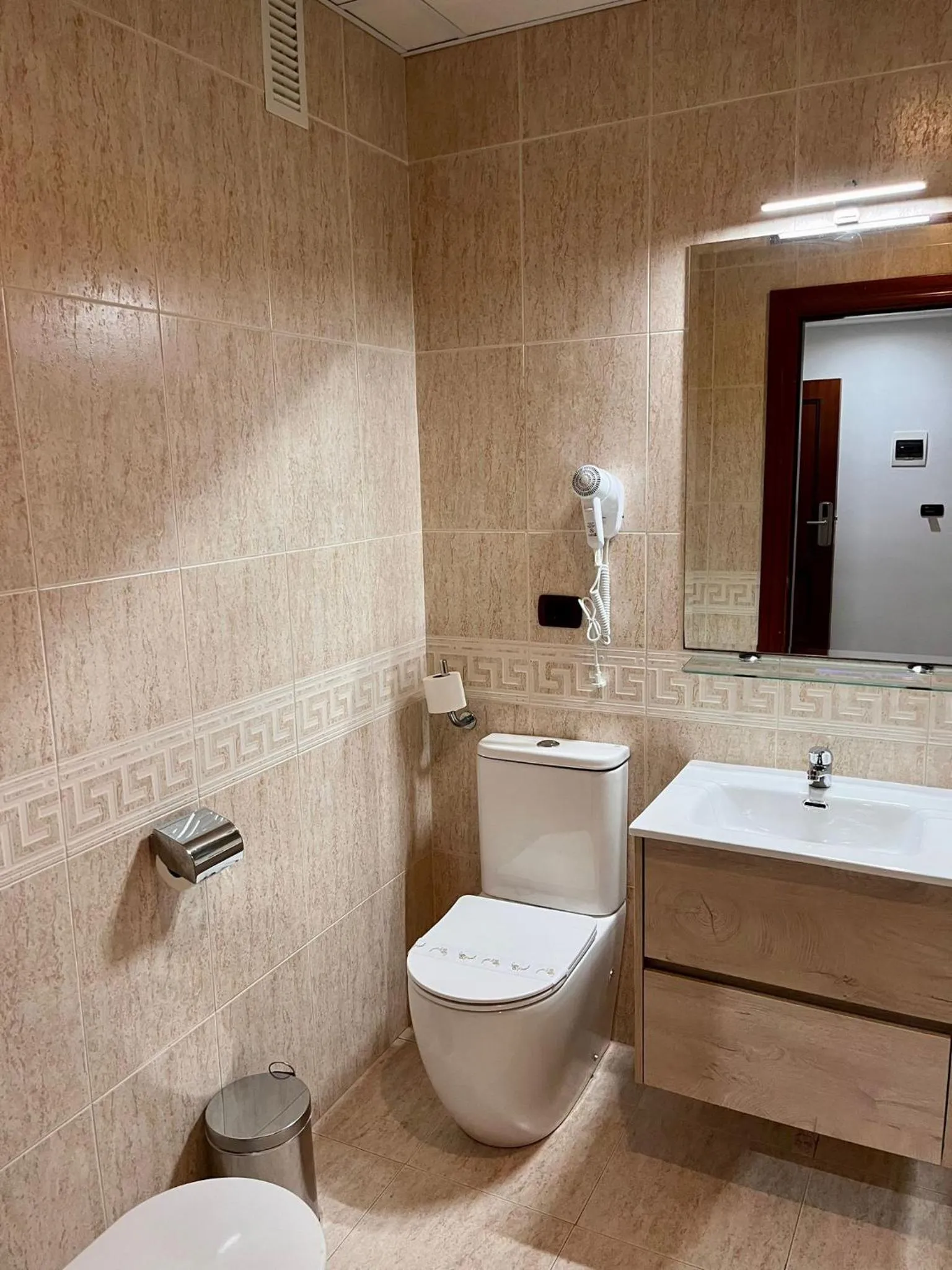 Bathroom in Hotel Alda Malvasía