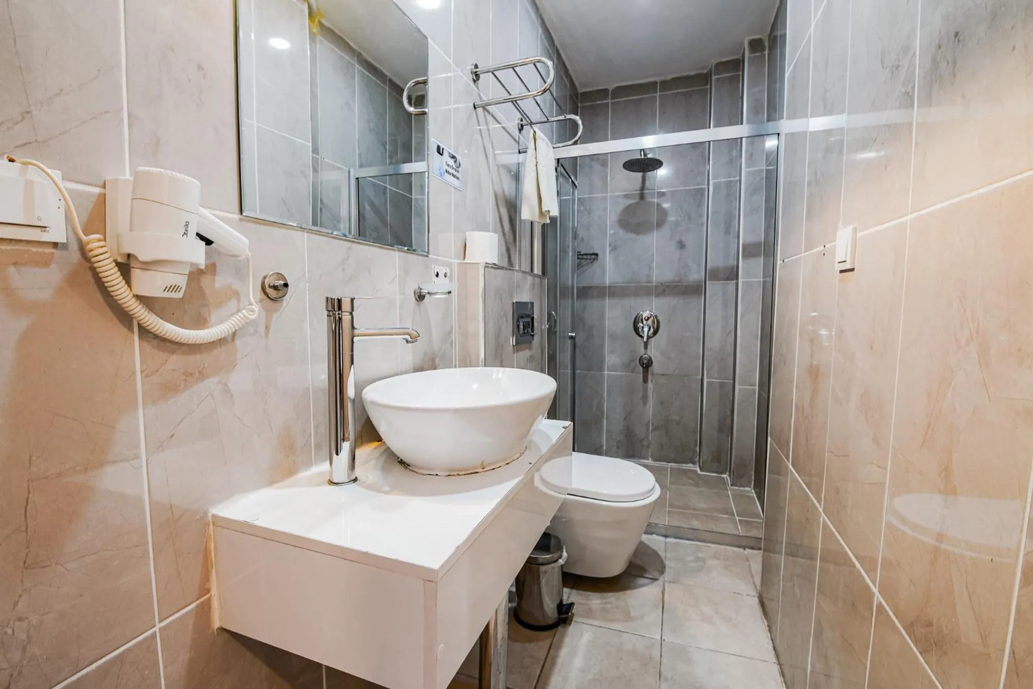 Shower in MITANI SUITES