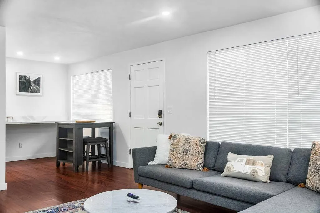 Seattle Cloud 2BR Prime Location