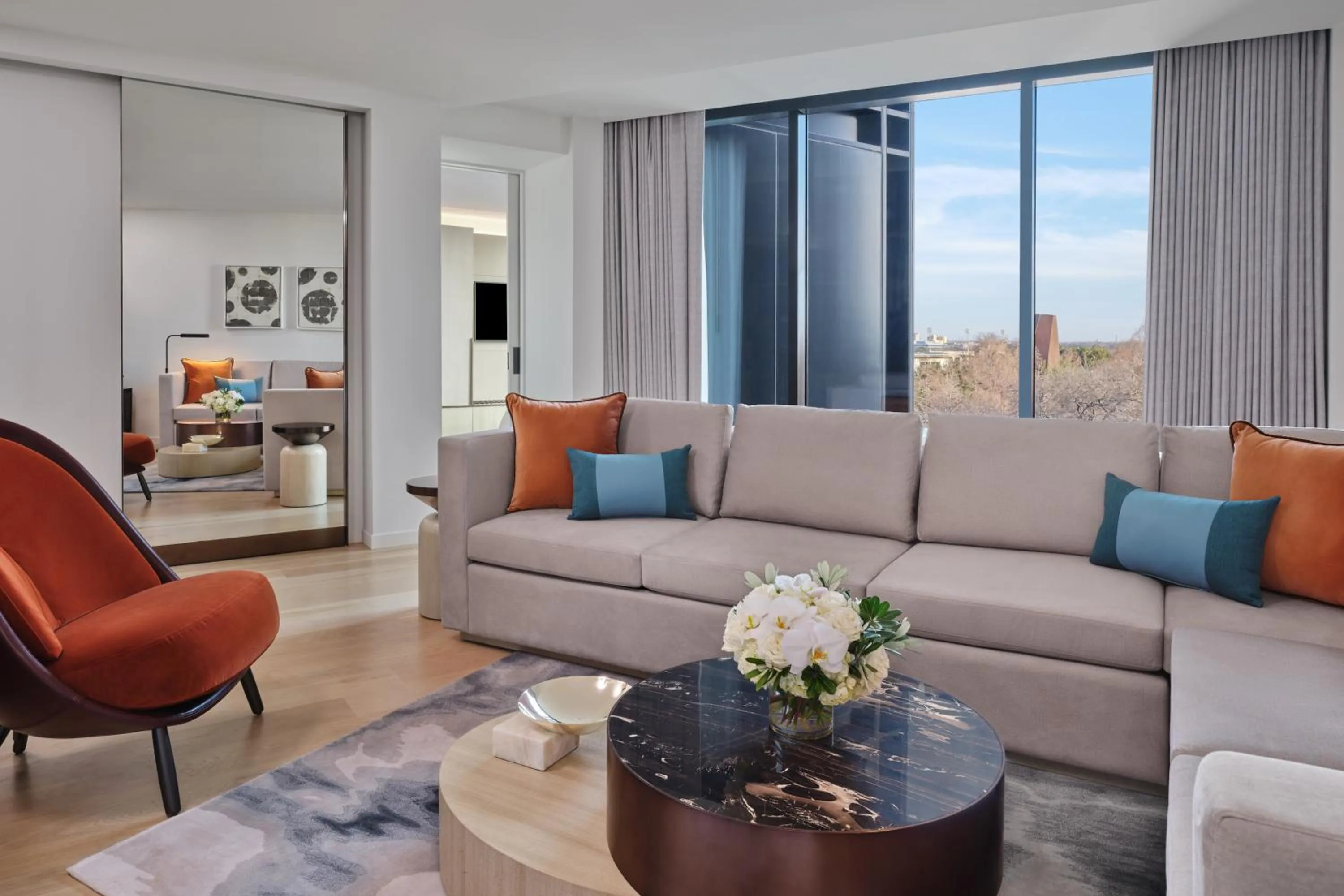 Living room in The Crescent Hotel, Fort Worth