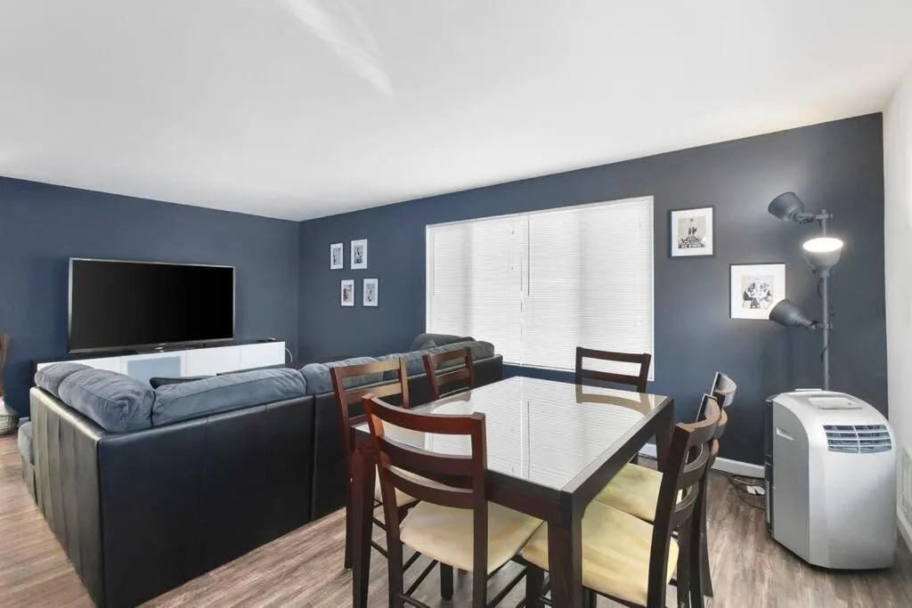 Epicurean remodel in central location.