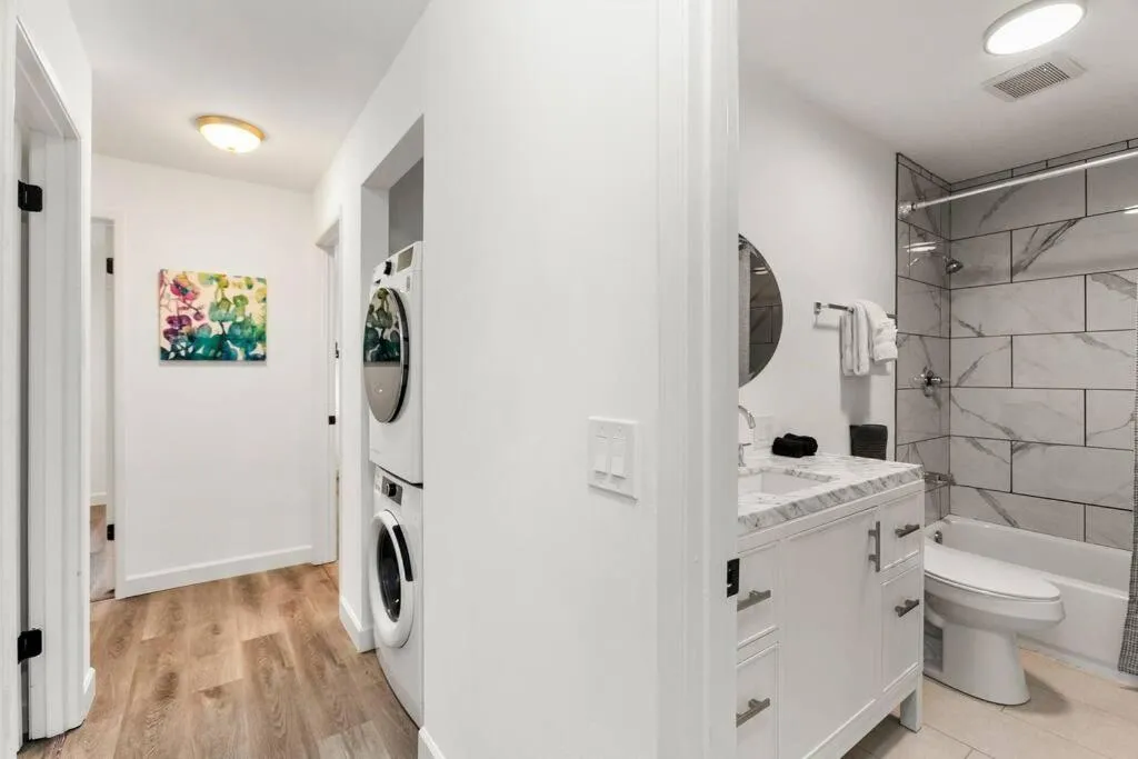 Beacon Hill Retro - Central Location.