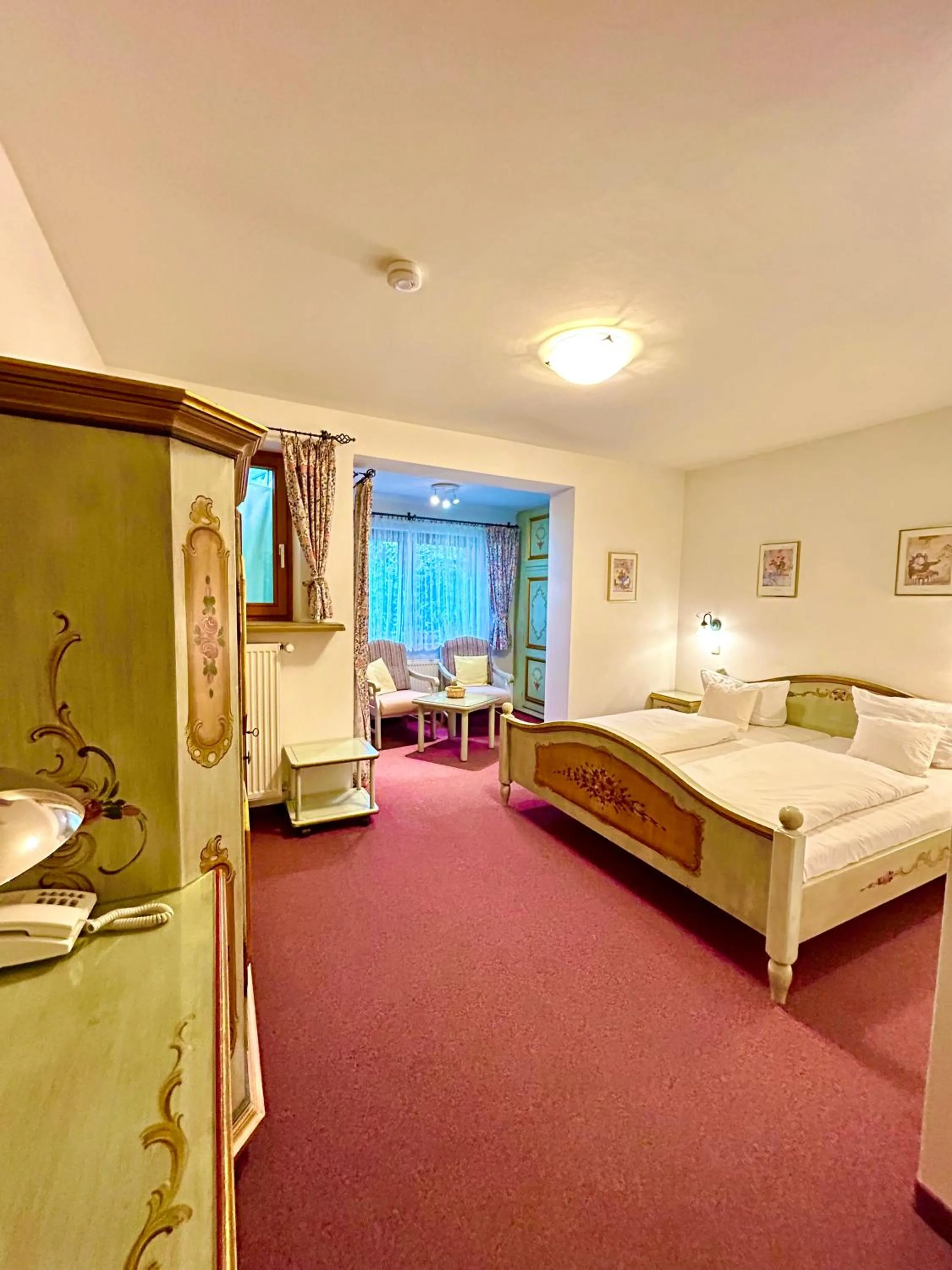 Deluxe Double Room (2 Adults + 1 Child) in Hotel Bergland